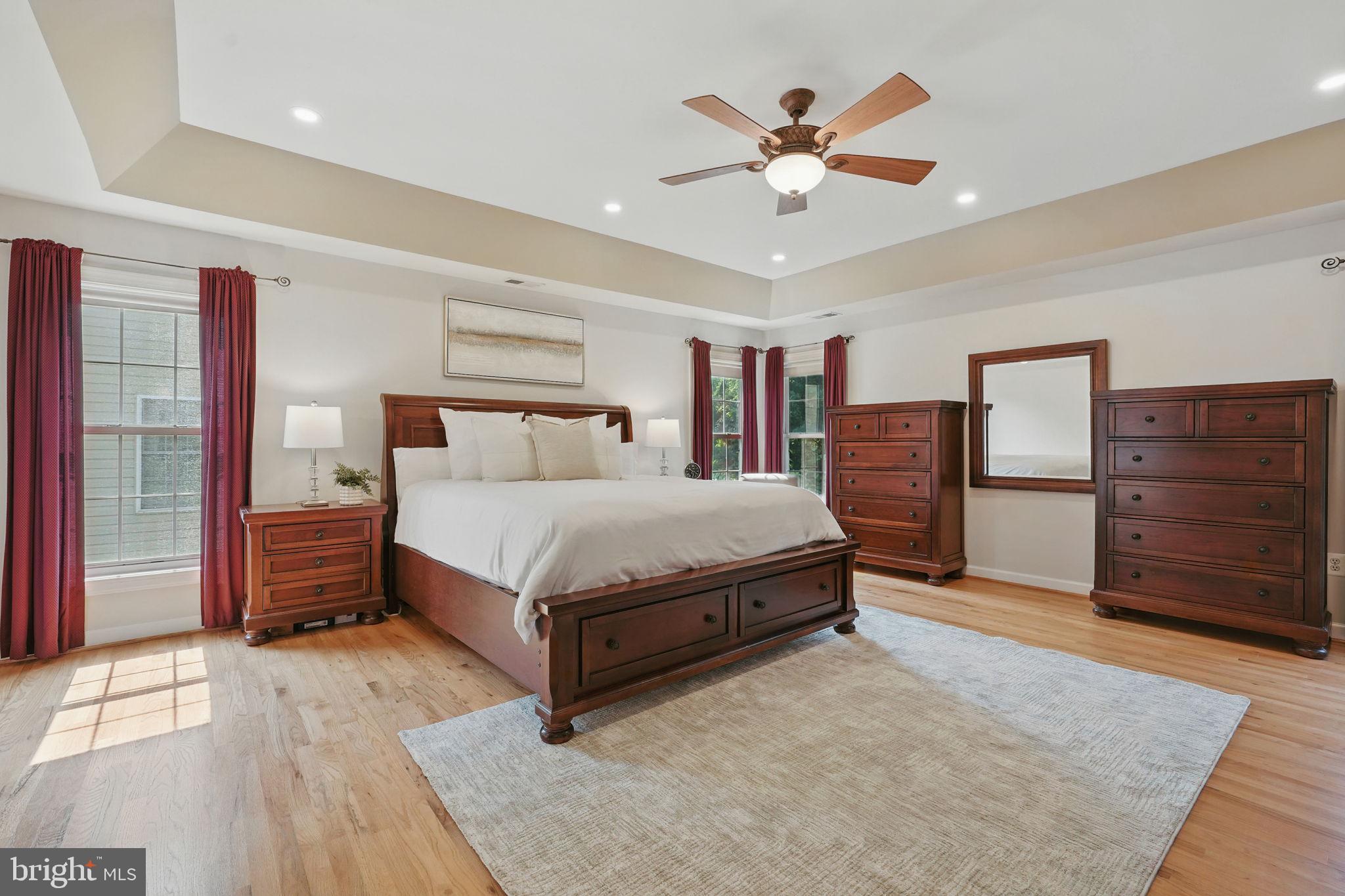 TYSONS EXECUTIVE VILLAGE - Residential