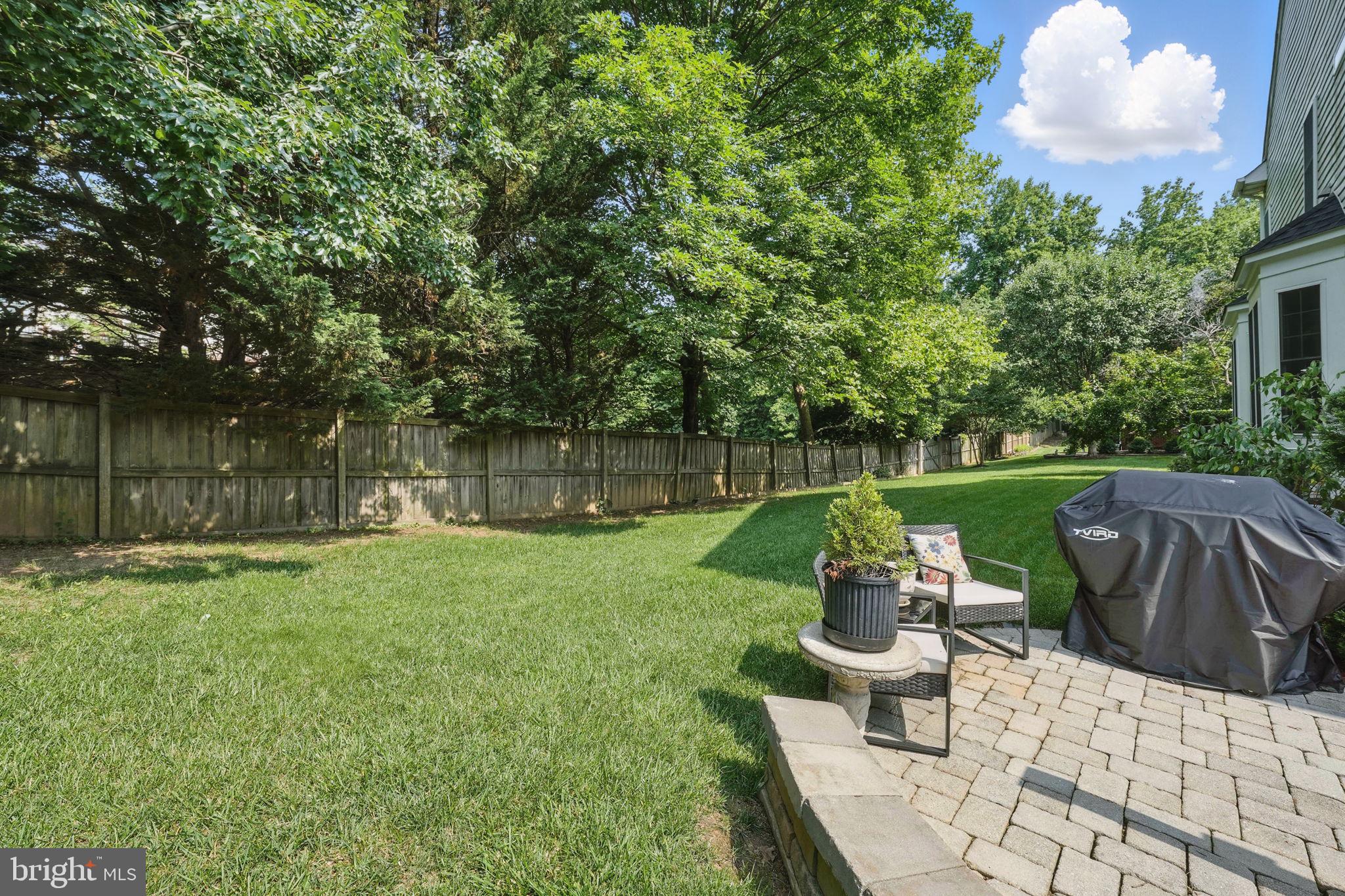 TYSONS EXECUTIVE VILLAGE - Residential