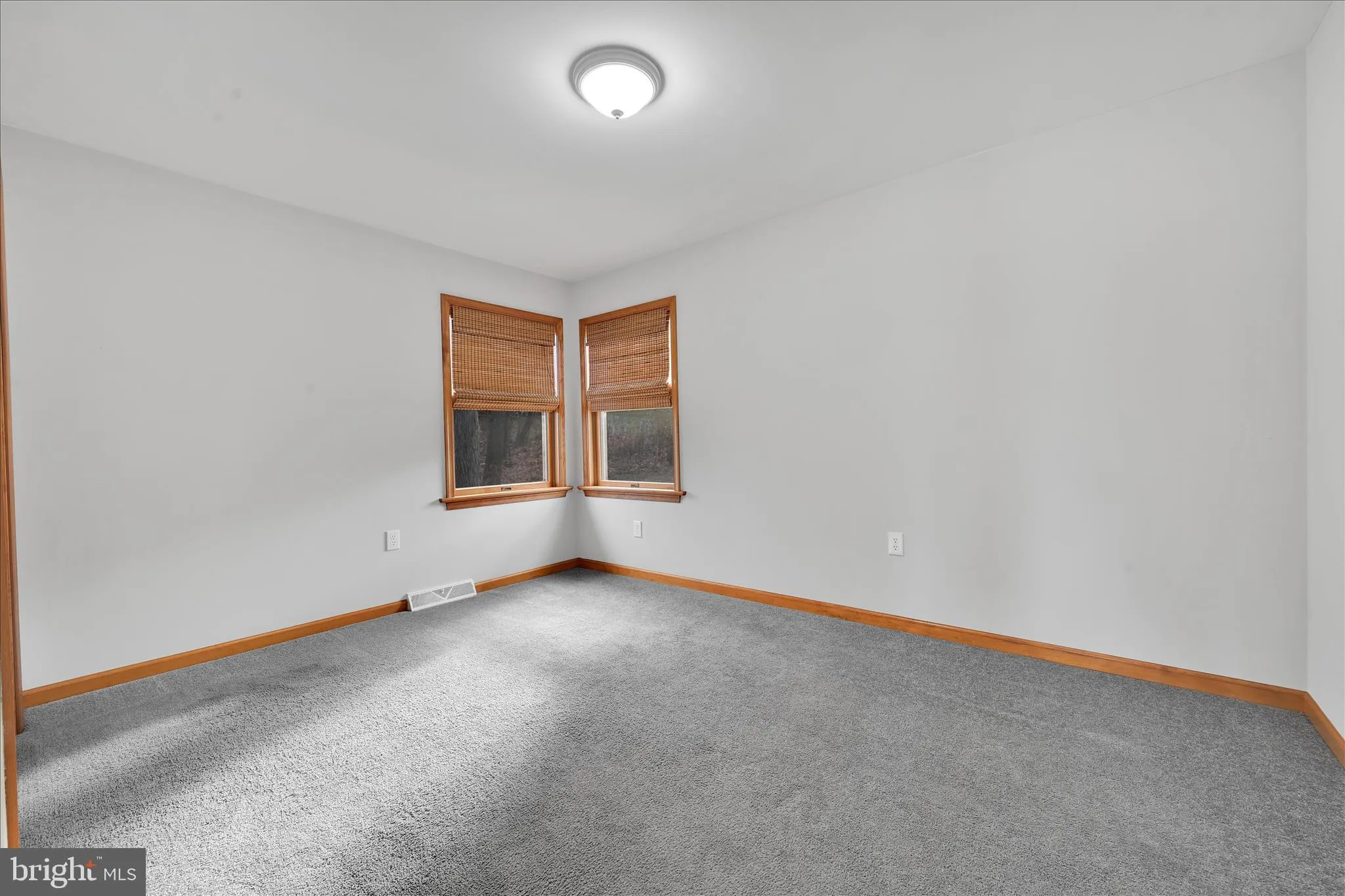 Auburn, Pennsylvania 17922, United States, 4 Bedrooms Bedrooms, ,3 BathroomsBathrooms,Residential,Pending,245297