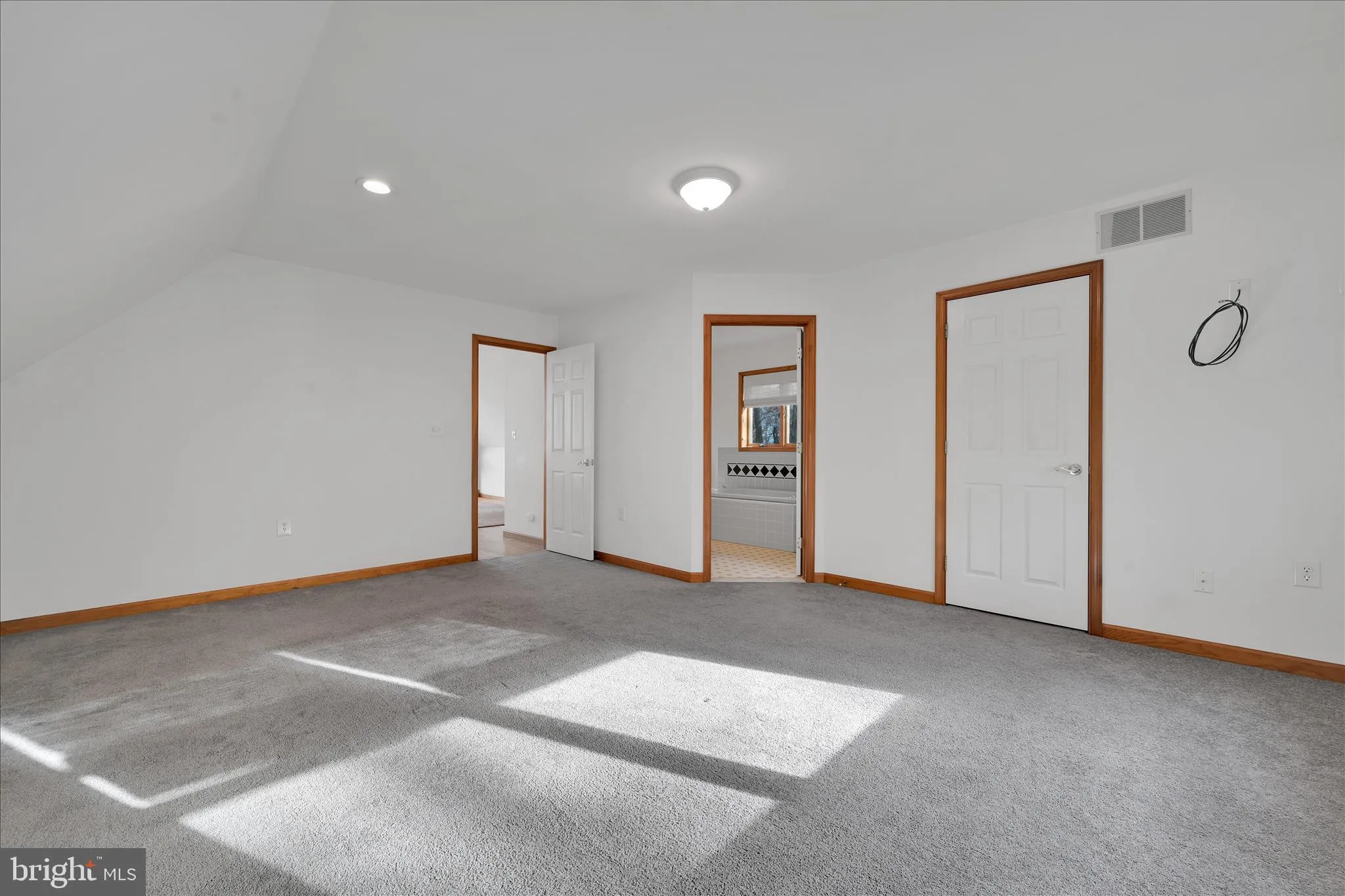 Auburn, Pennsylvania 17922, United States, 4 Bedrooms Bedrooms, ,3 BathroomsBathrooms,Residential,Pending,245297