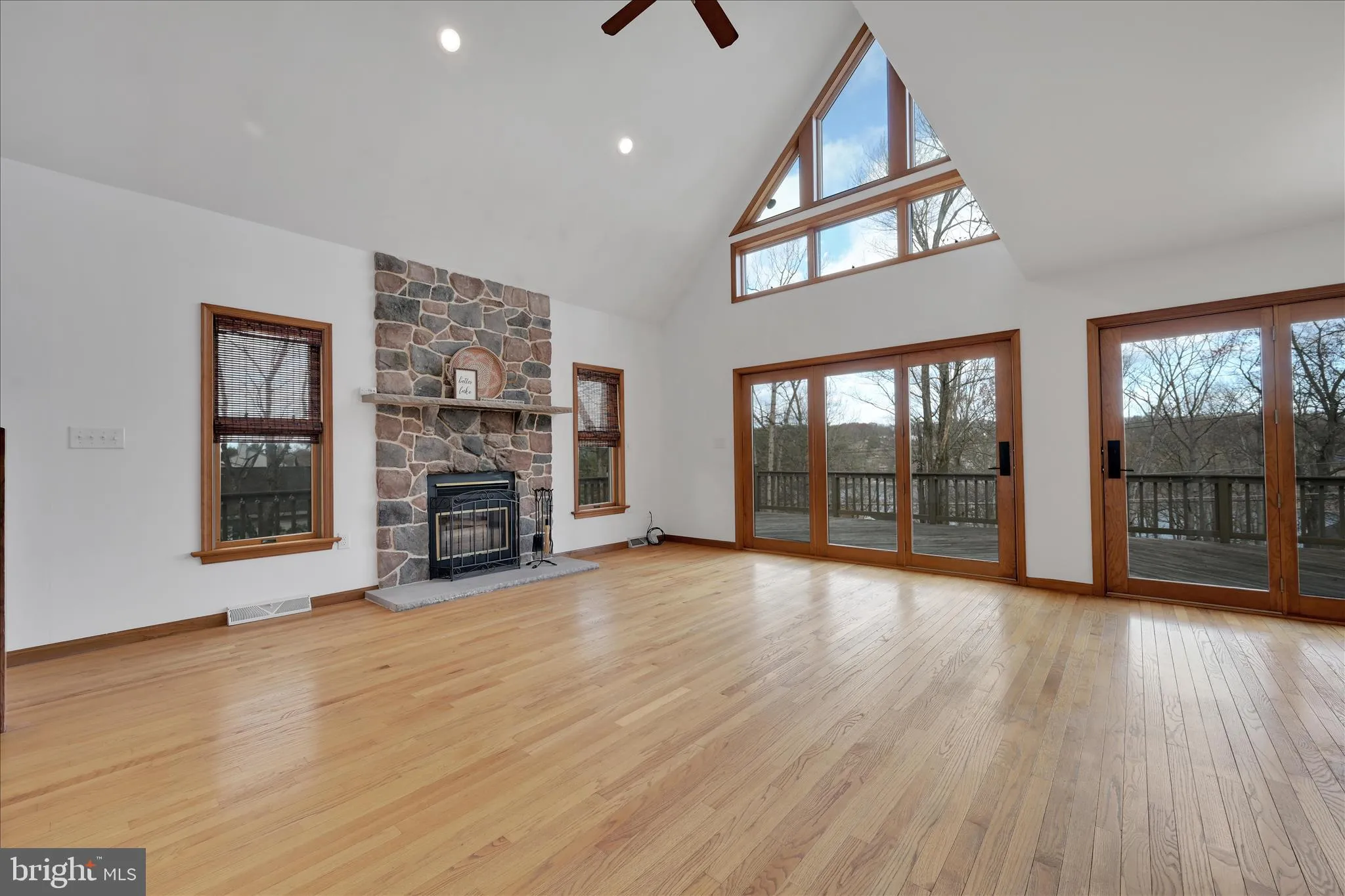 Auburn, Pennsylvania 17922, United States, 4 Bedrooms Bedrooms, ,3 BathroomsBathrooms,Residential,Pending,245297