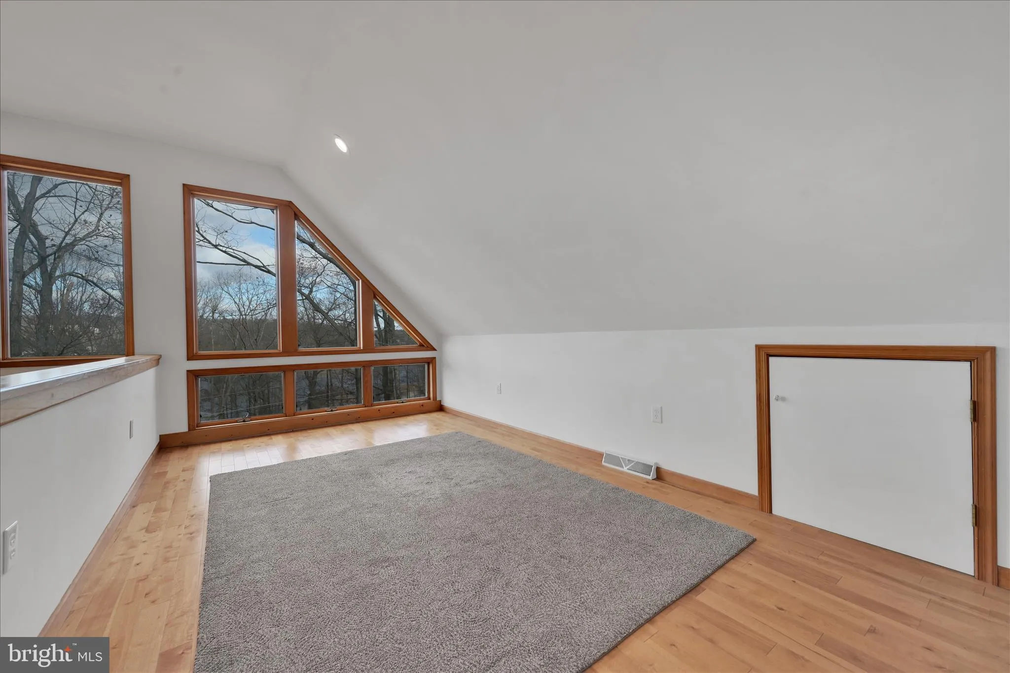 Auburn, Pennsylvania 17922, United States, 4 Bedrooms Bedrooms, ,3 BathroomsBathrooms,Residential,Pending,245297