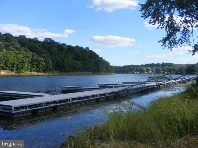 CROSSINGS ON THE POTOMAC - Residential