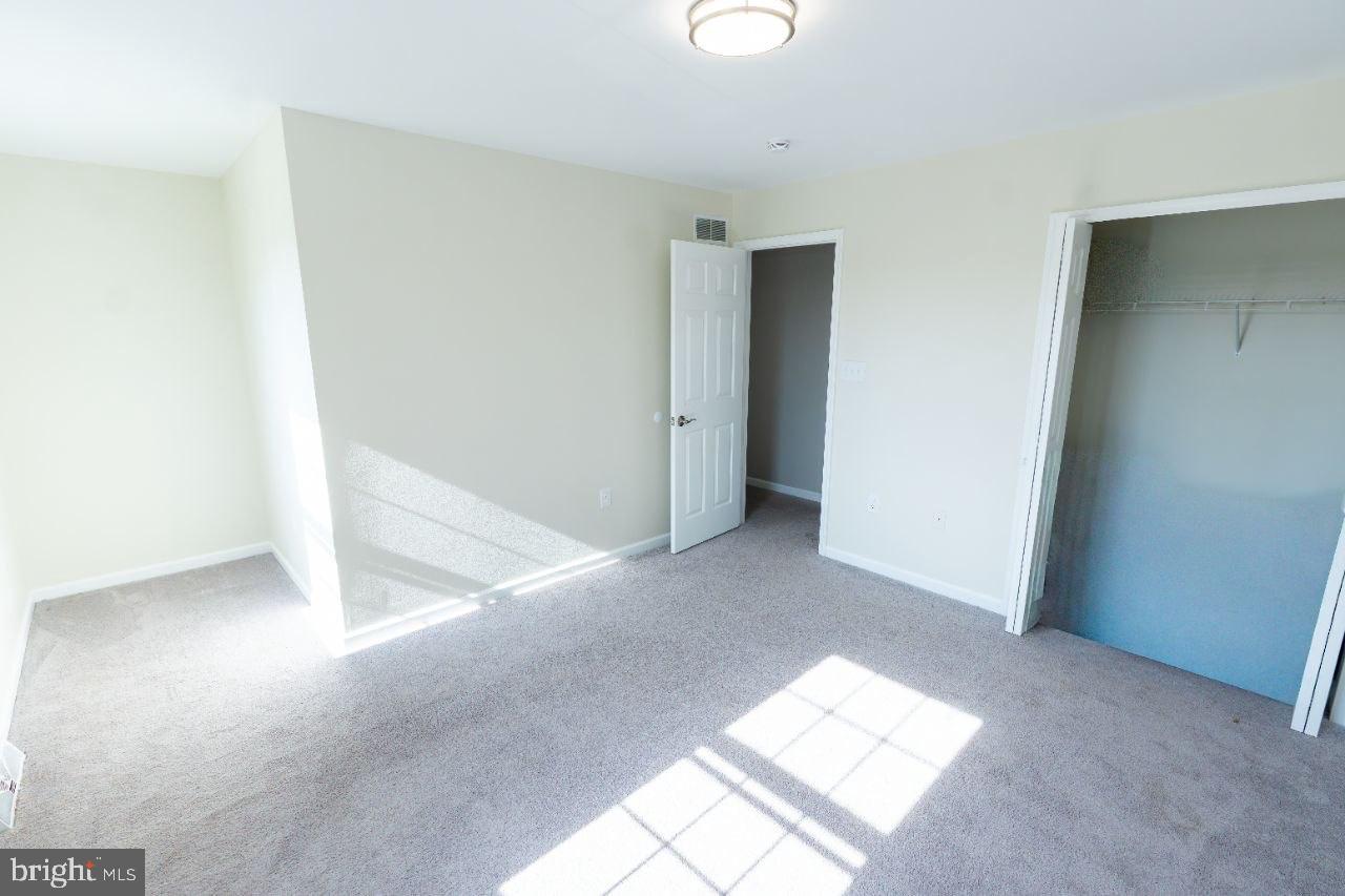 VILLAGE HOLLOW - Residential