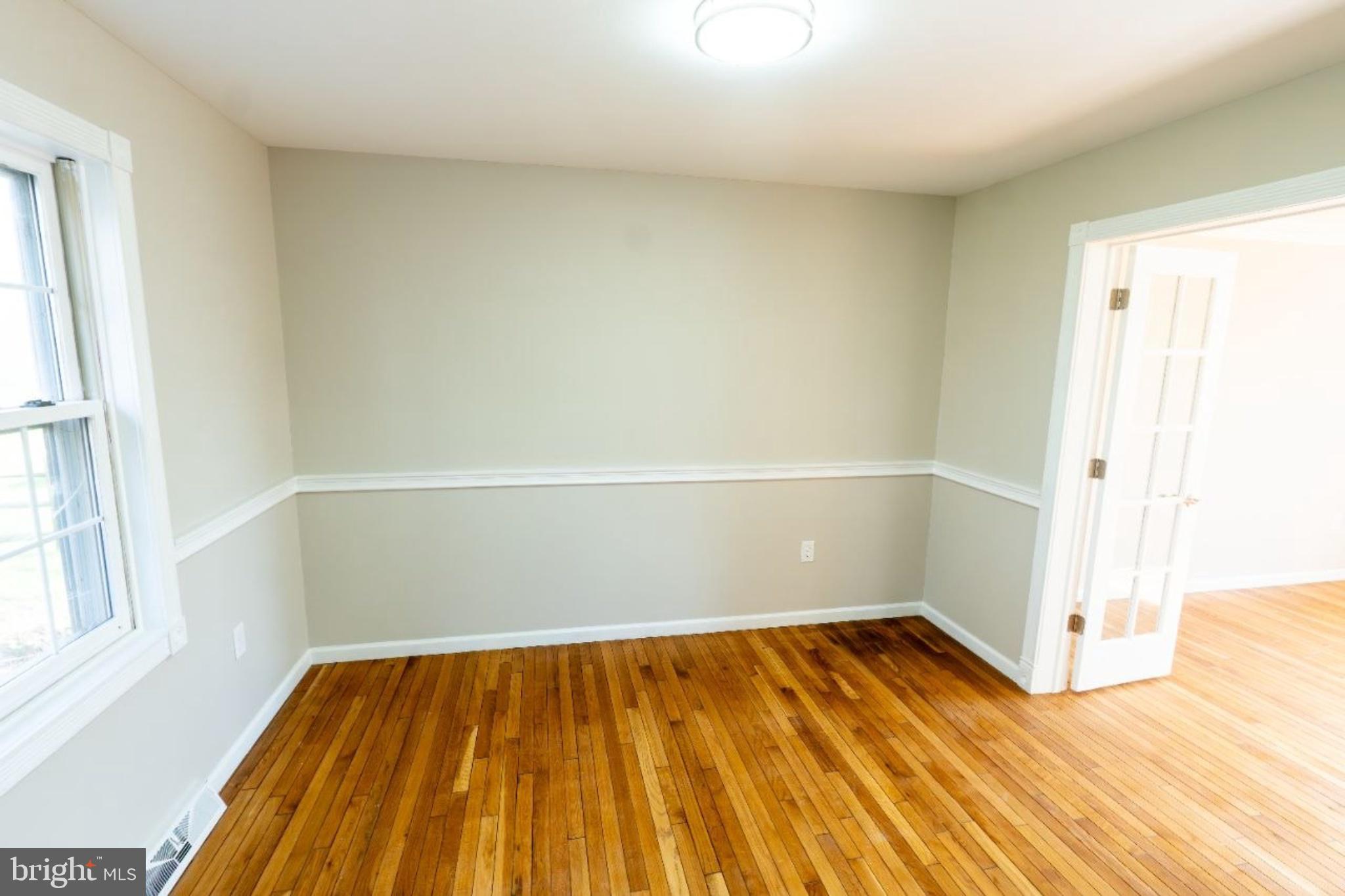 VILLAGE HOLLOW - Residential