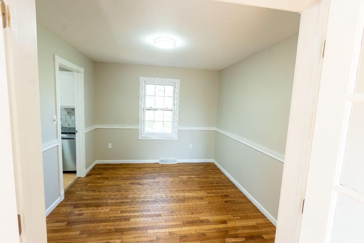 VILLAGE HOLLOW - Residential