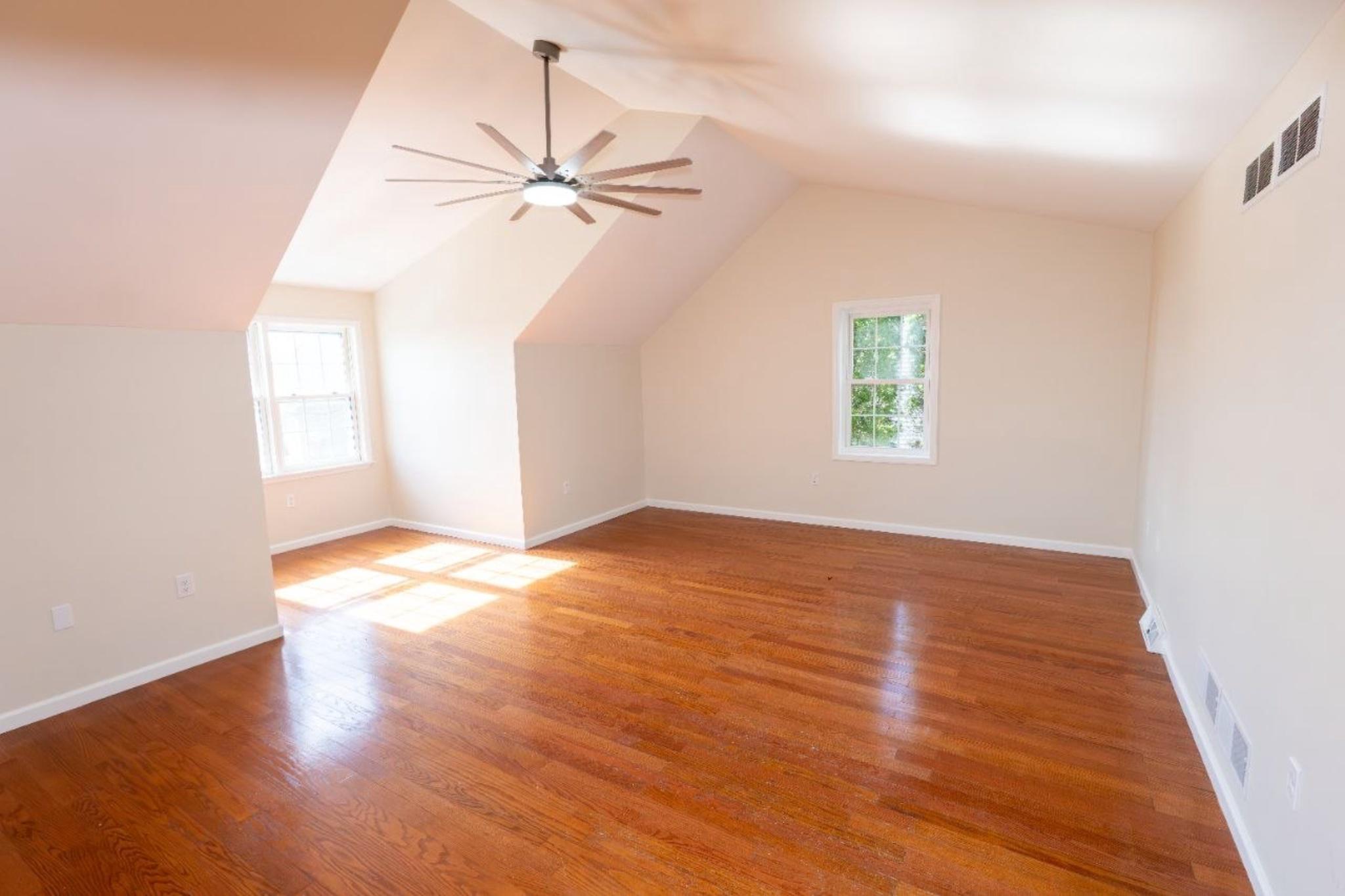 VILLAGE HOLLOW - Residential