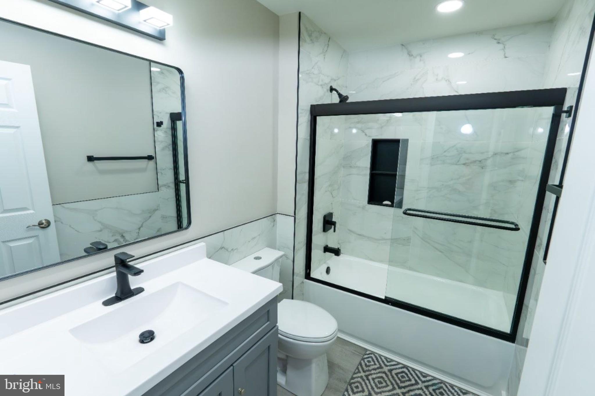 VILLAGE HOLLOW - Residential