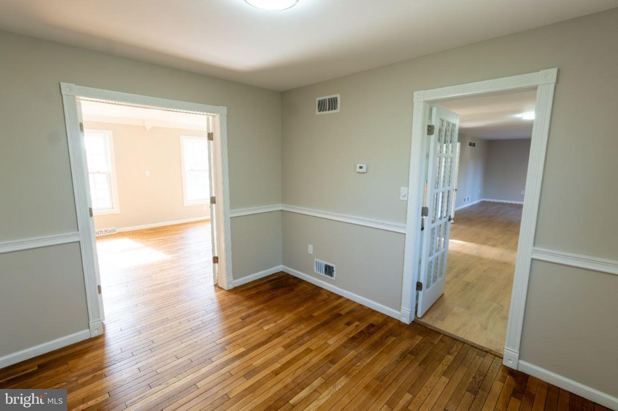 VILLAGE HOLLOW - Residential