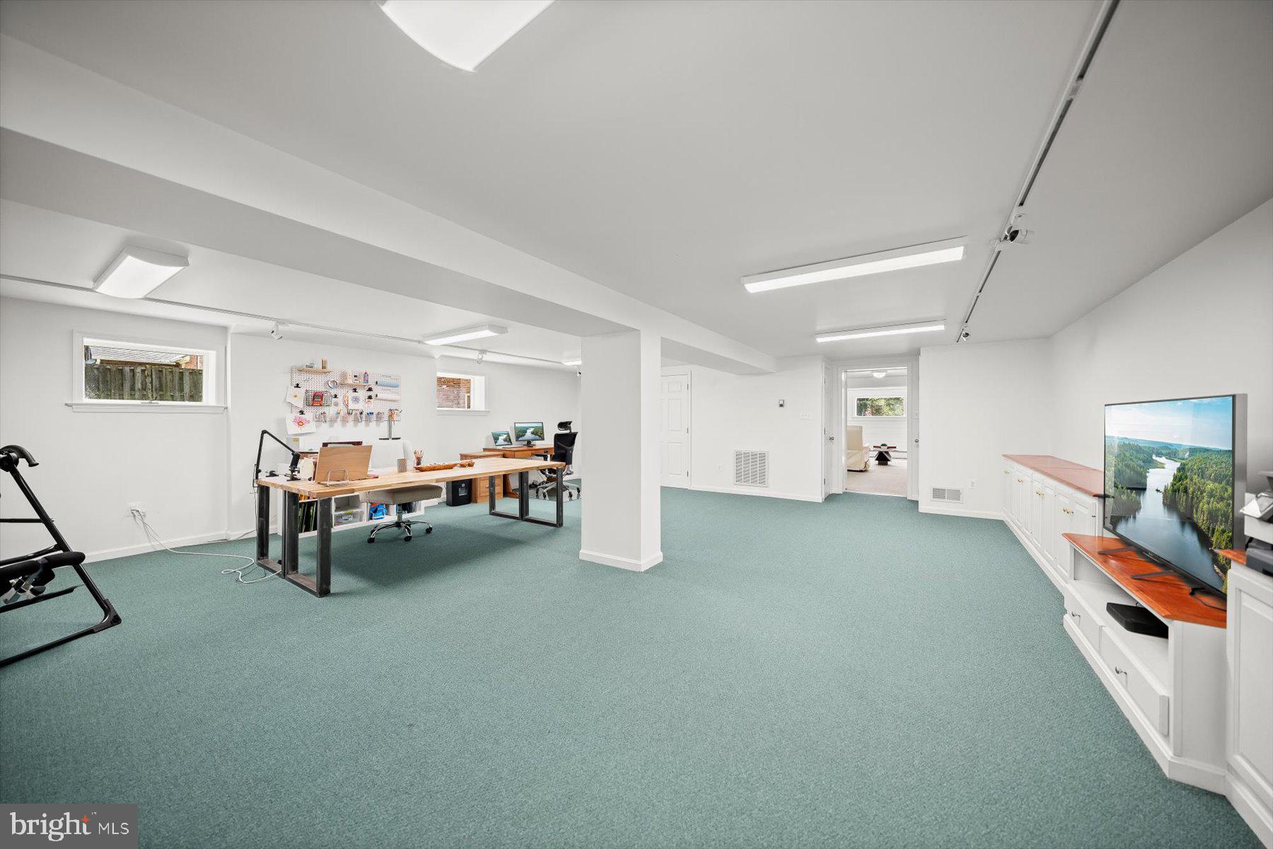 SHADY KNOLLS - Residential