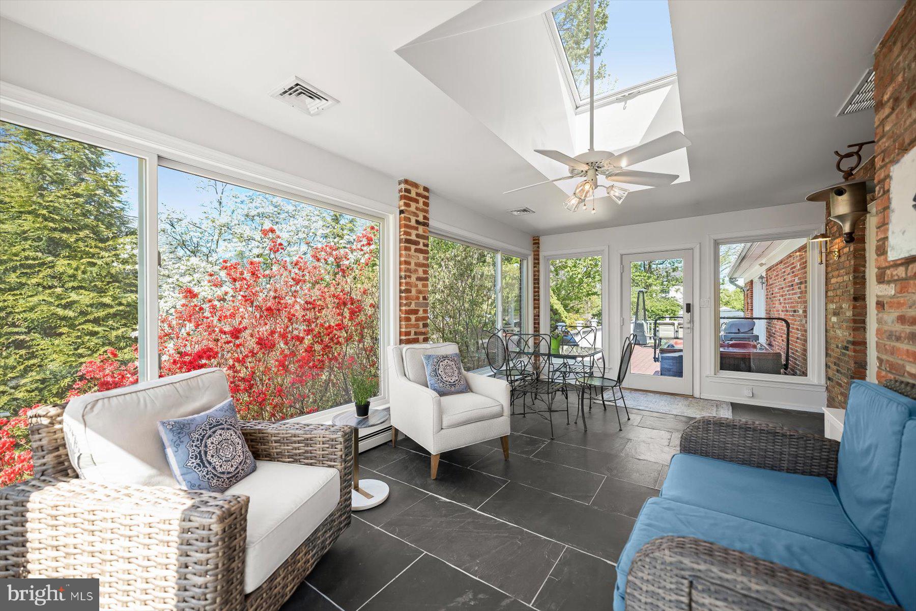 SHADY KNOLLS - Residential