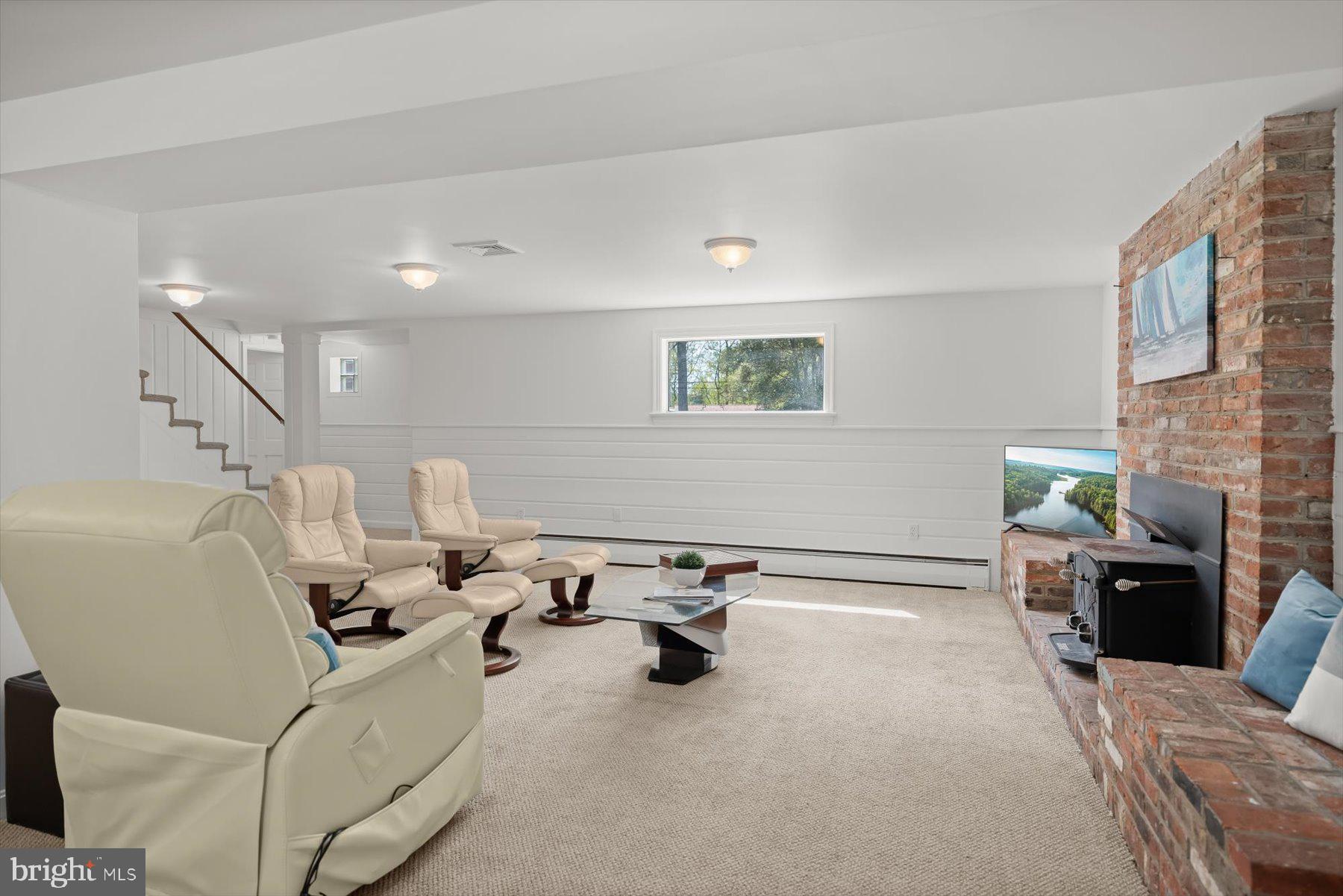 SHADY KNOLLS - Residential