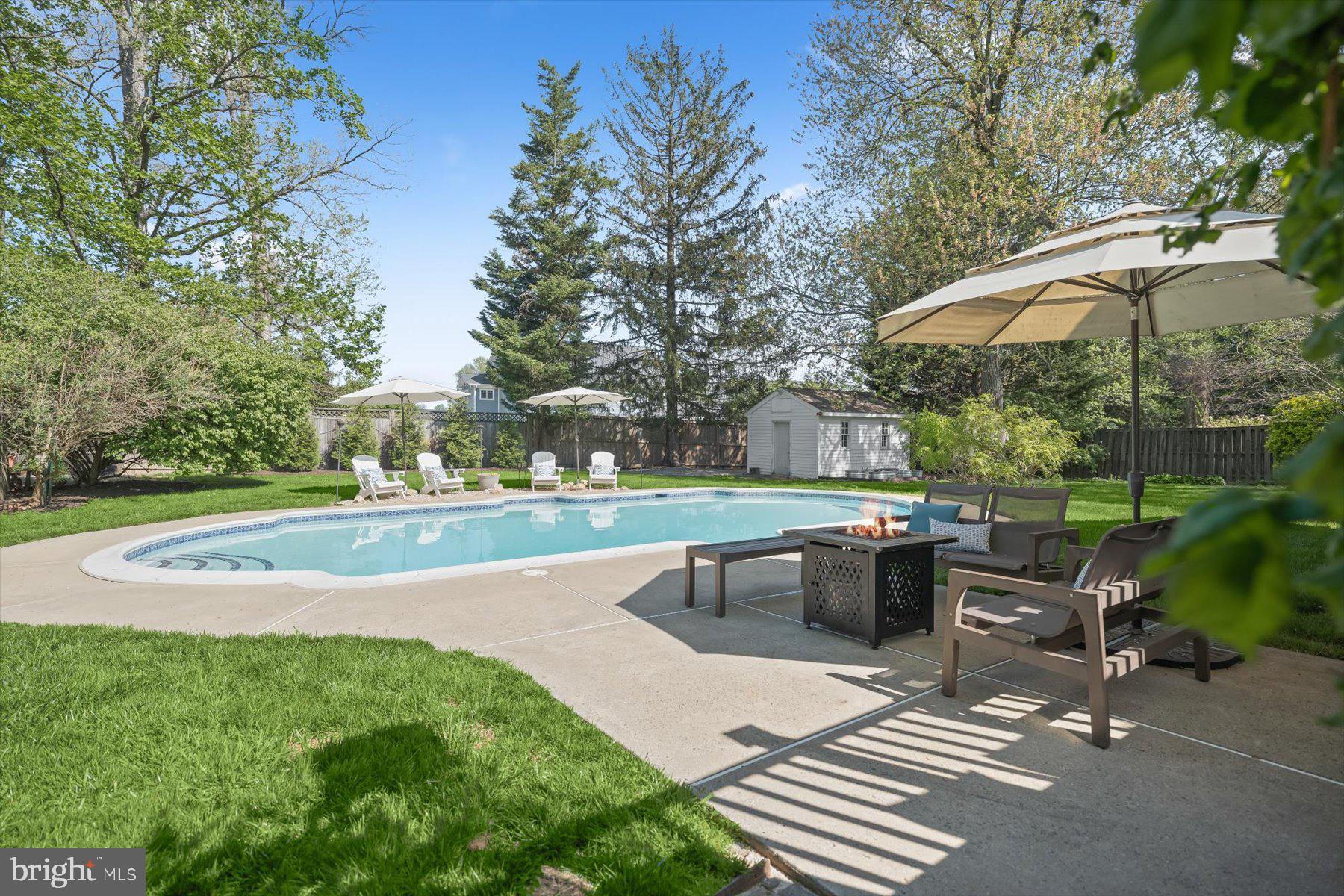 SHADY KNOLLS - Residential