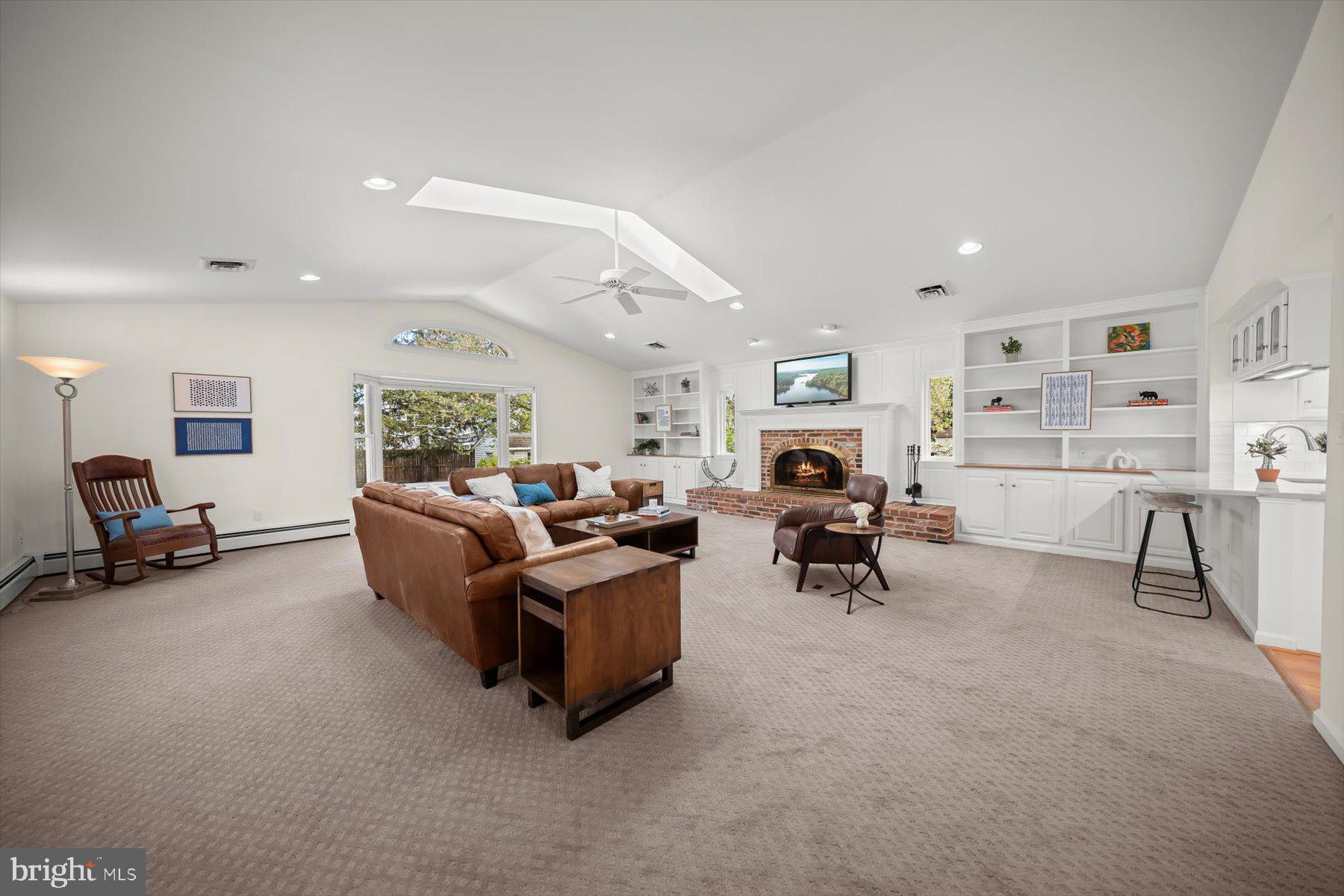 SHADY KNOLLS - Residential