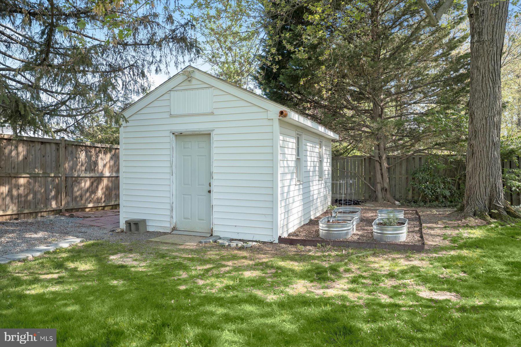 SHADY KNOLLS - Residential