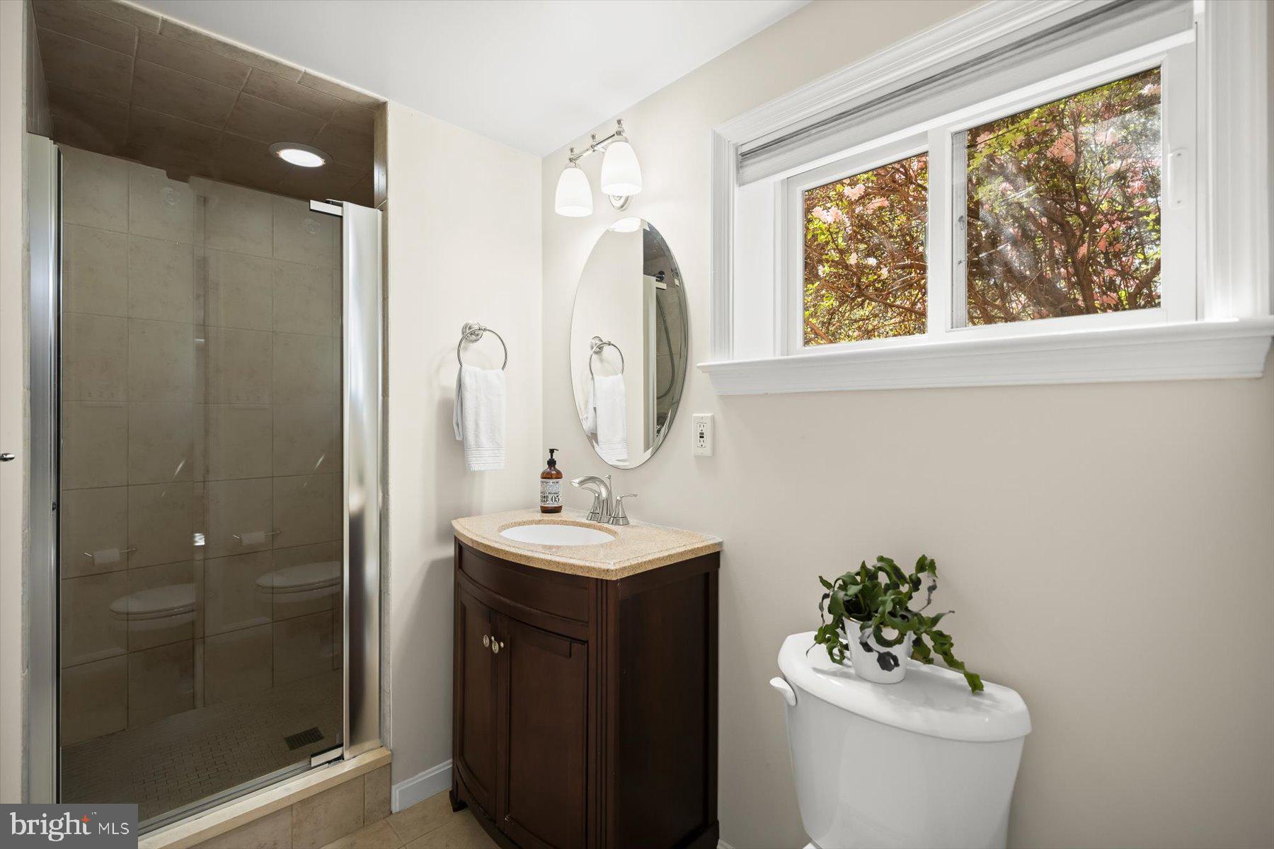 SHADY KNOLLS - Residential