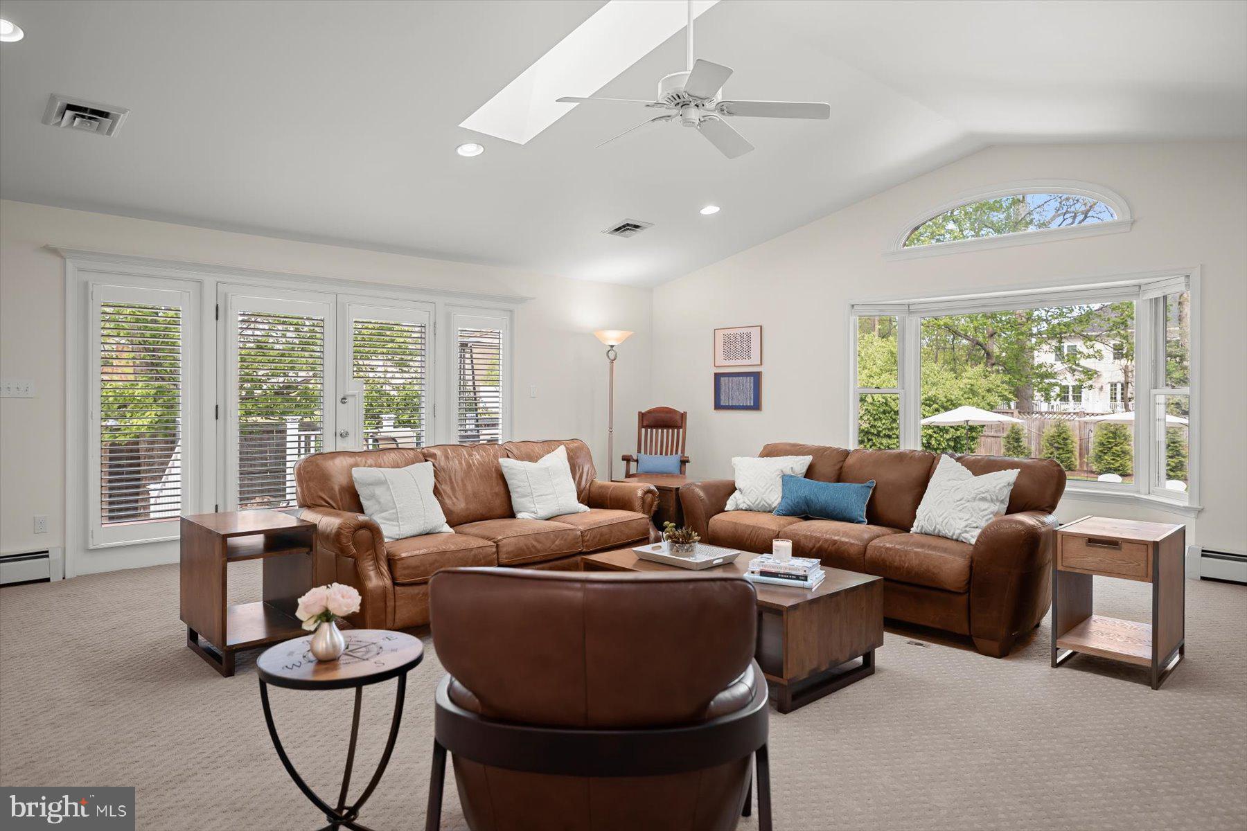 SHADY KNOLLS - Residential