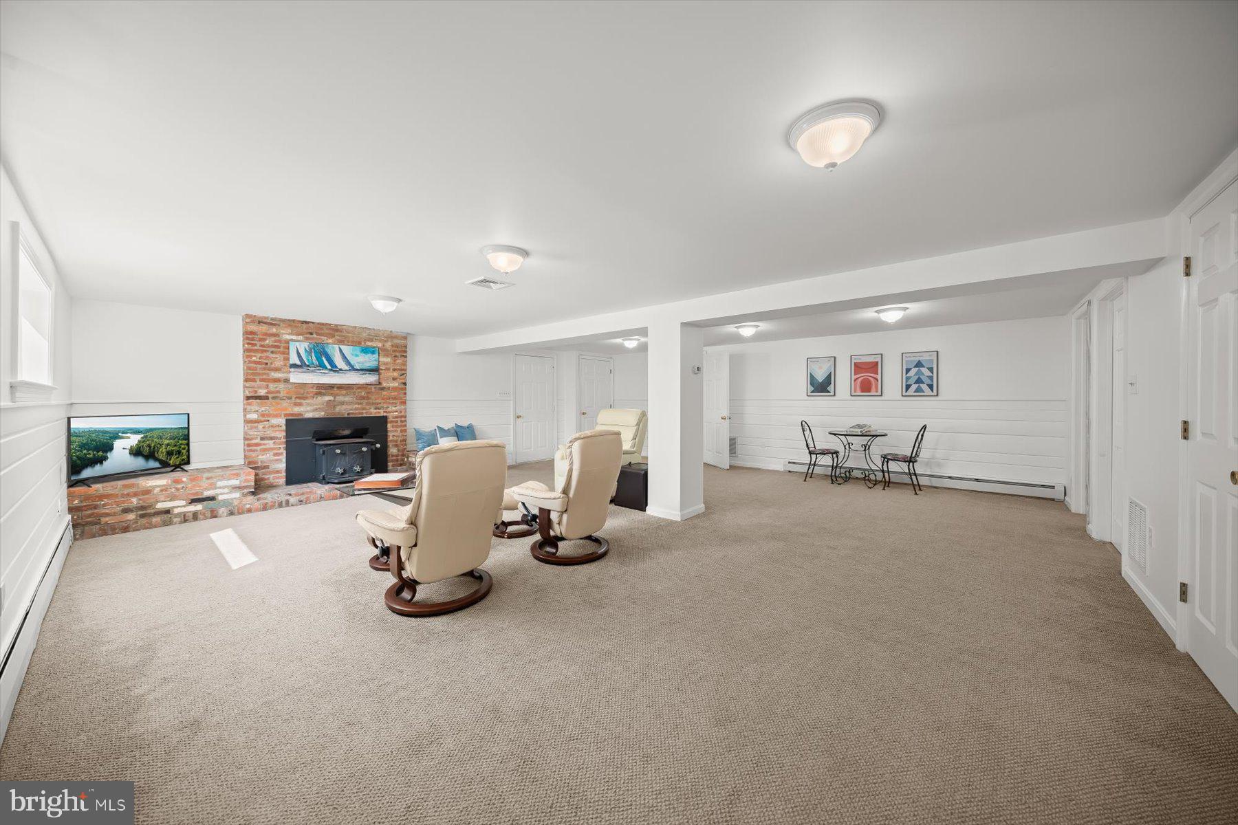 SHADY KNOLLS - Residential