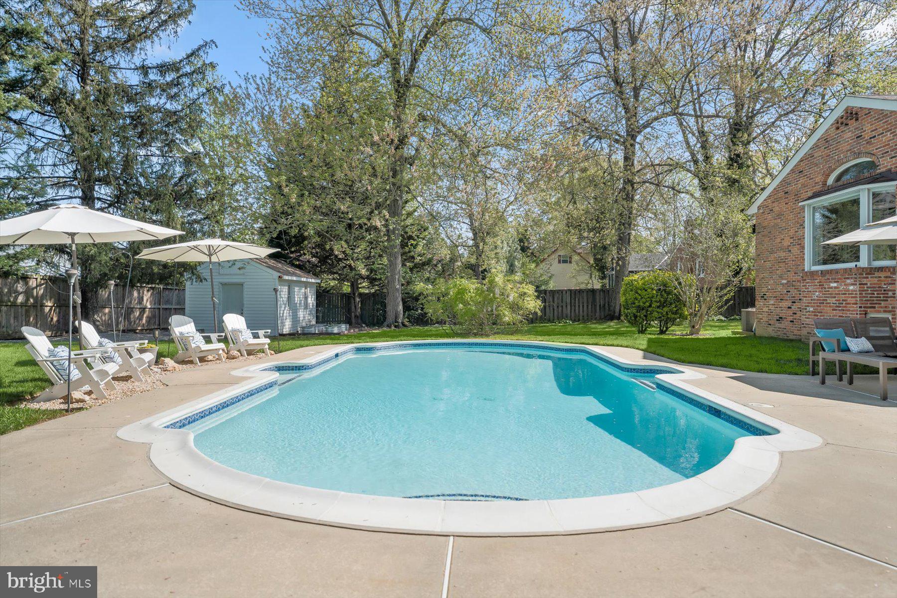 SHADY KNOLLS - Residential