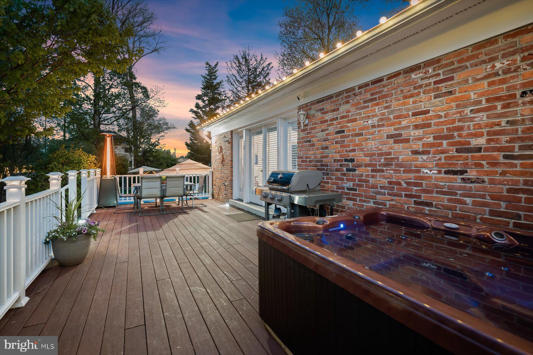 SHADY KNOLLS - Residential