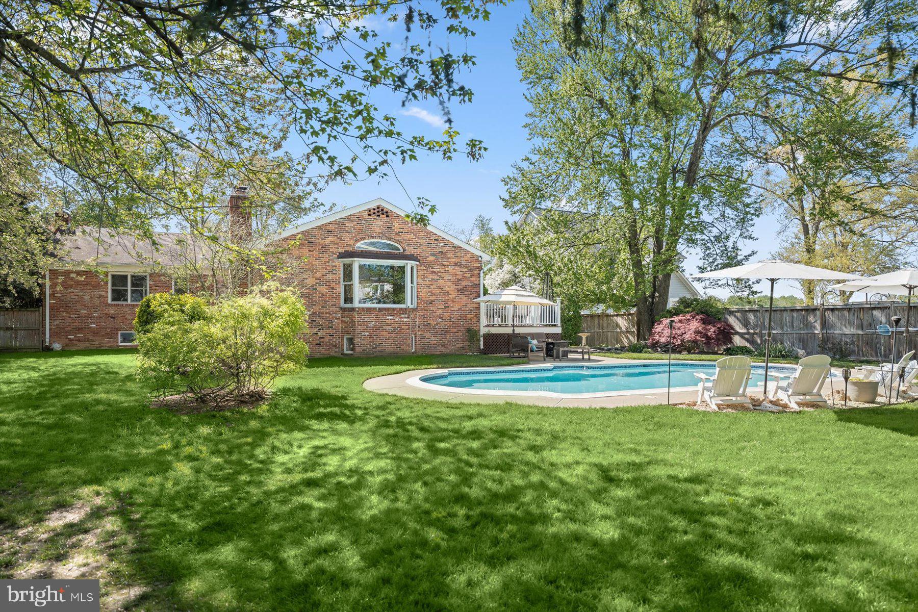 SHADY KNOLLS - Residential