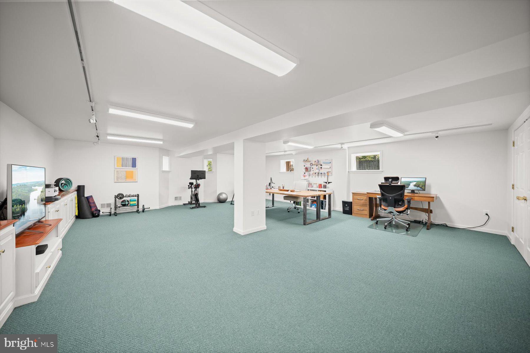 SHADY KNOLLS - Residential