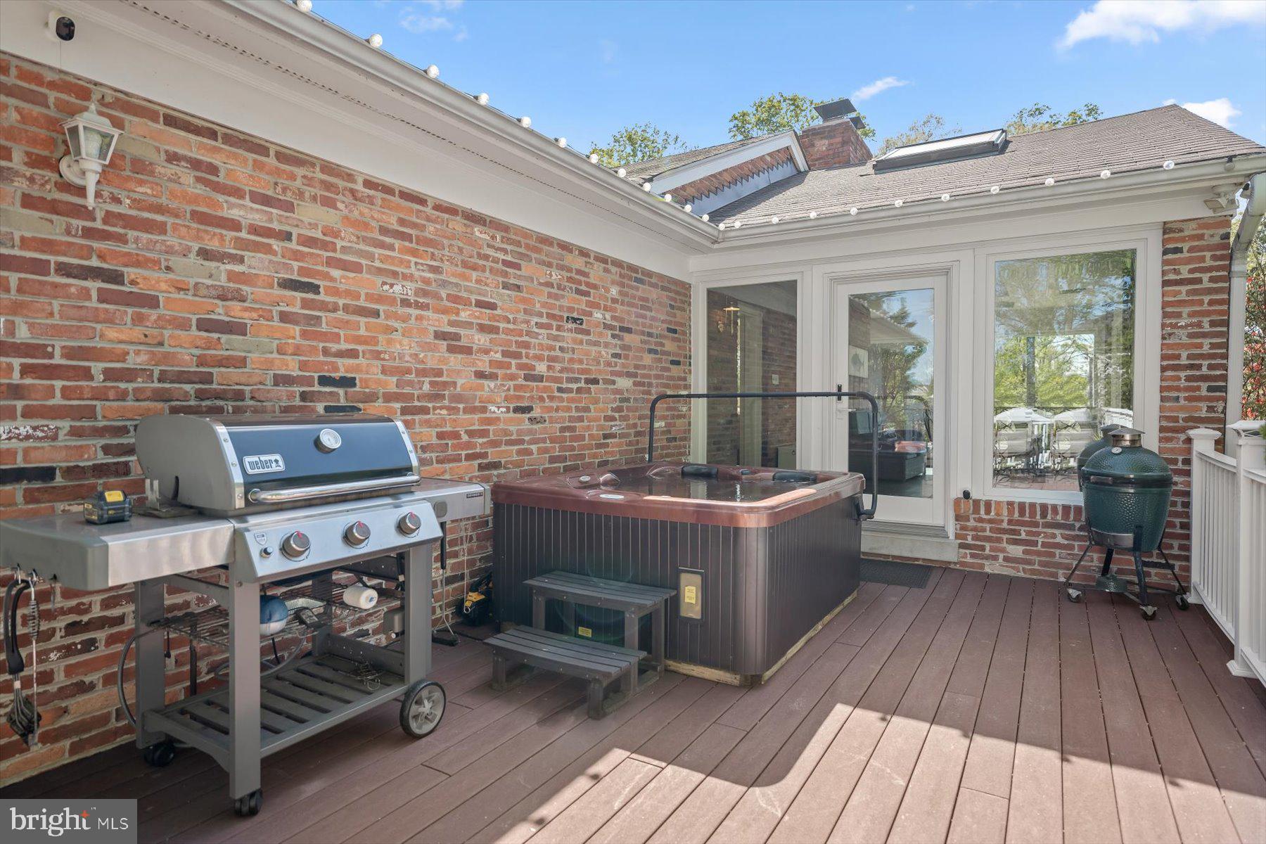 SHADY KNOLLS - Residential