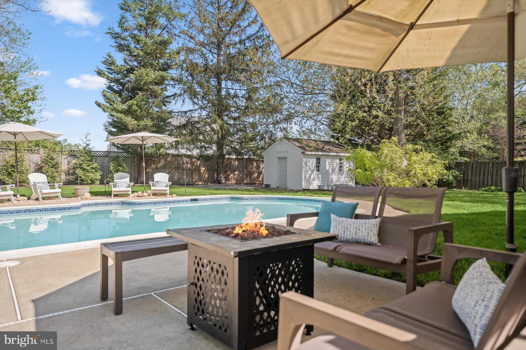 SHADY KNOLLS - Residential