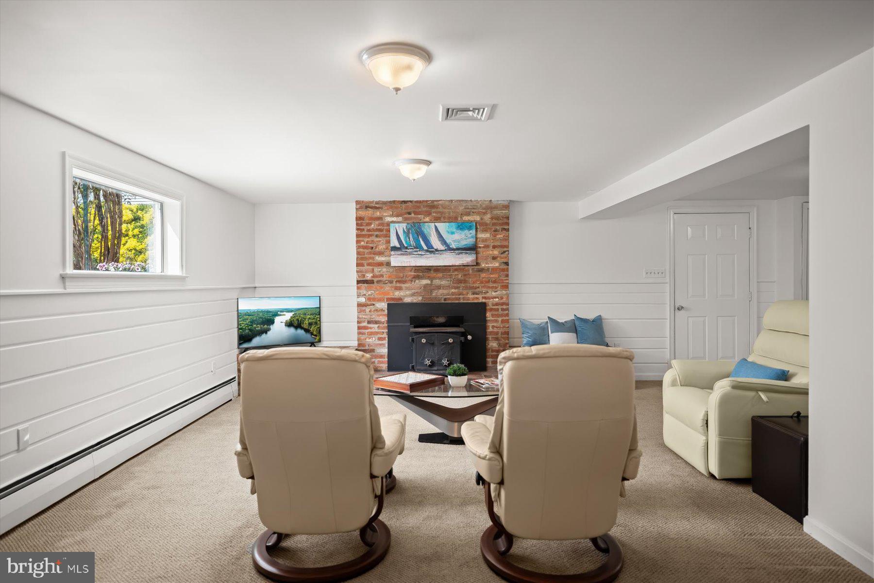 SHADY KNOLLS - Residential