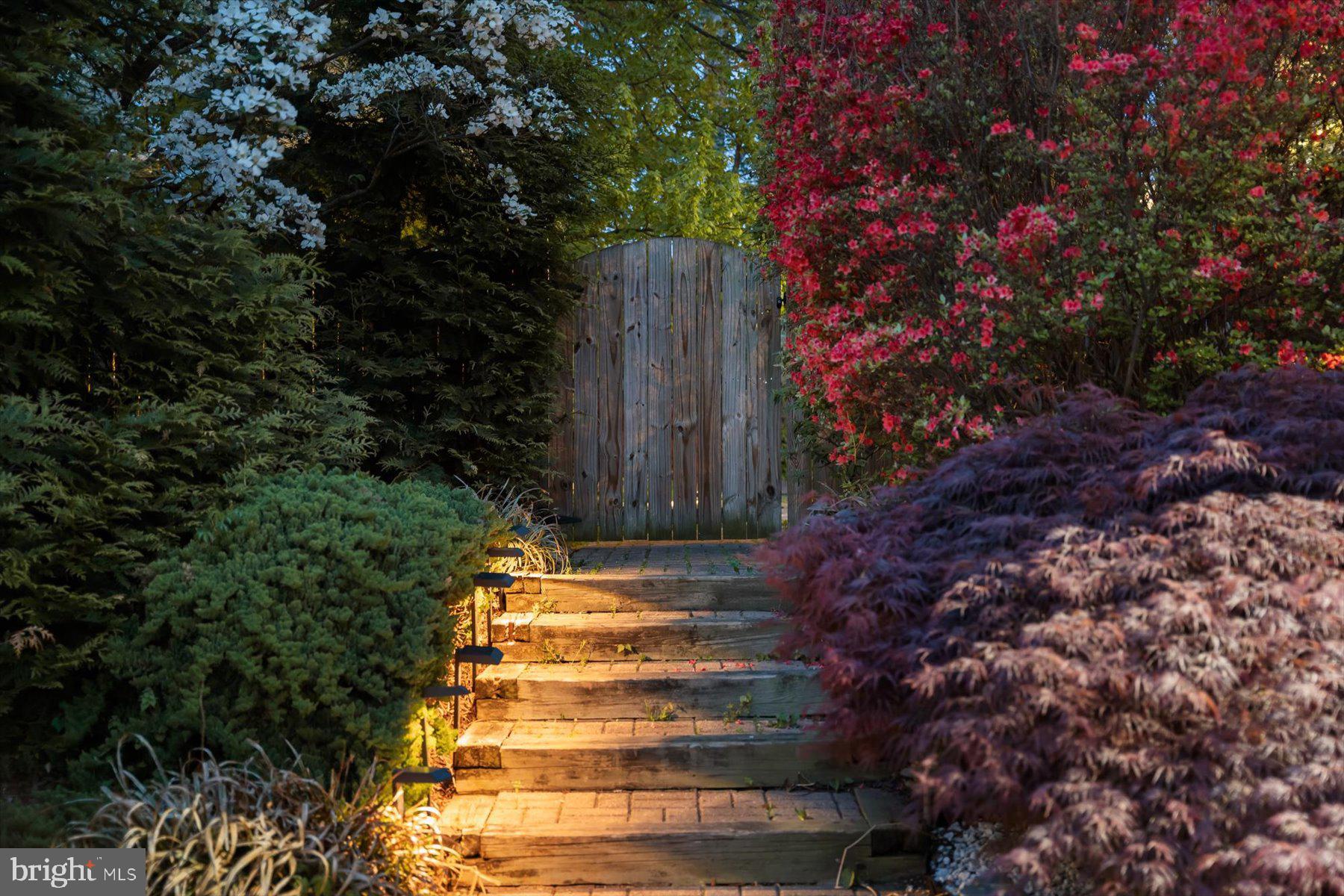 SHADY KNOLLS - Residential