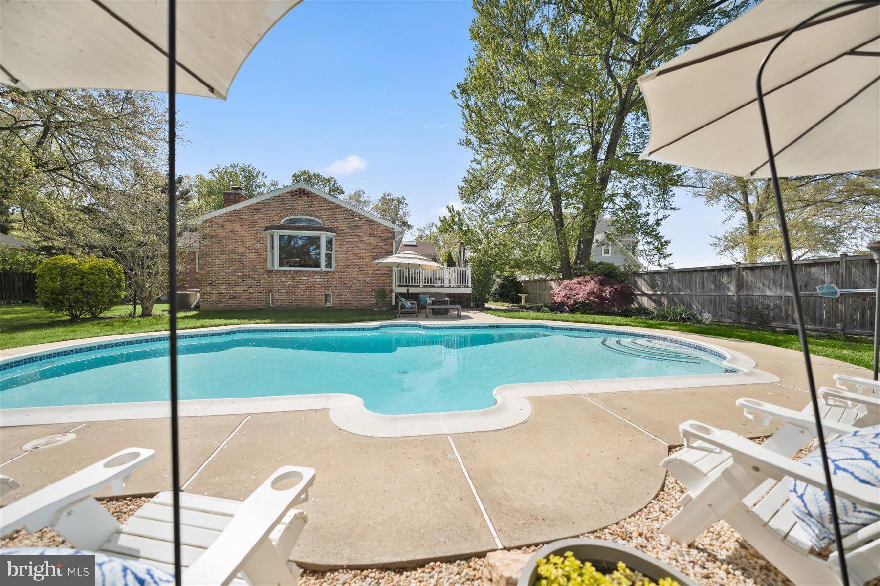 SHADY KNOLLS - Residential