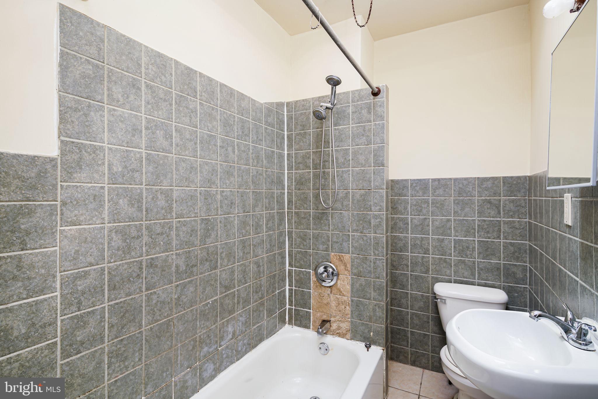 HARROWGATE - Residential