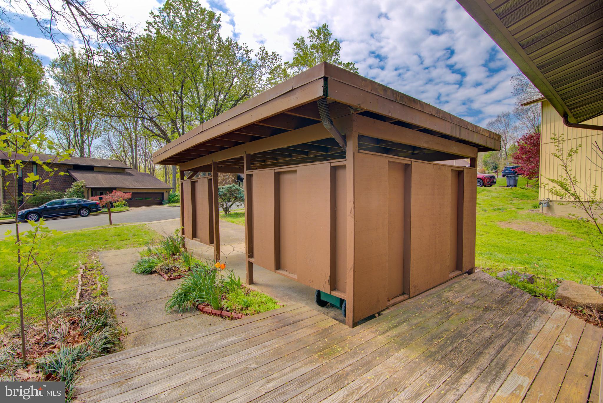 LAKE RIDGE - Residential