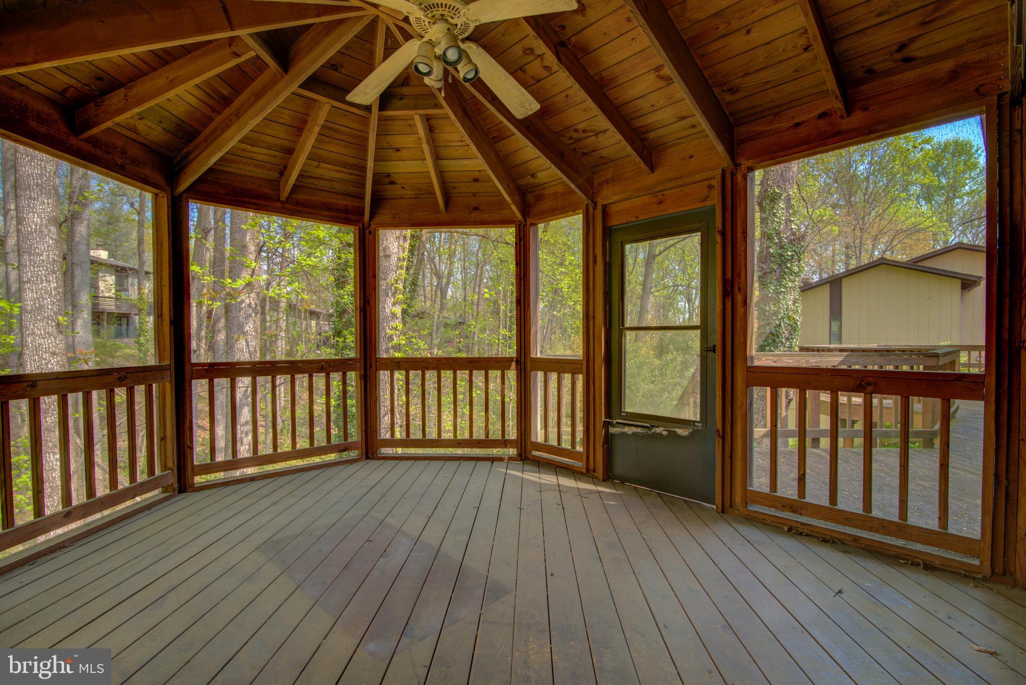 LAKE RIDGE - Residential