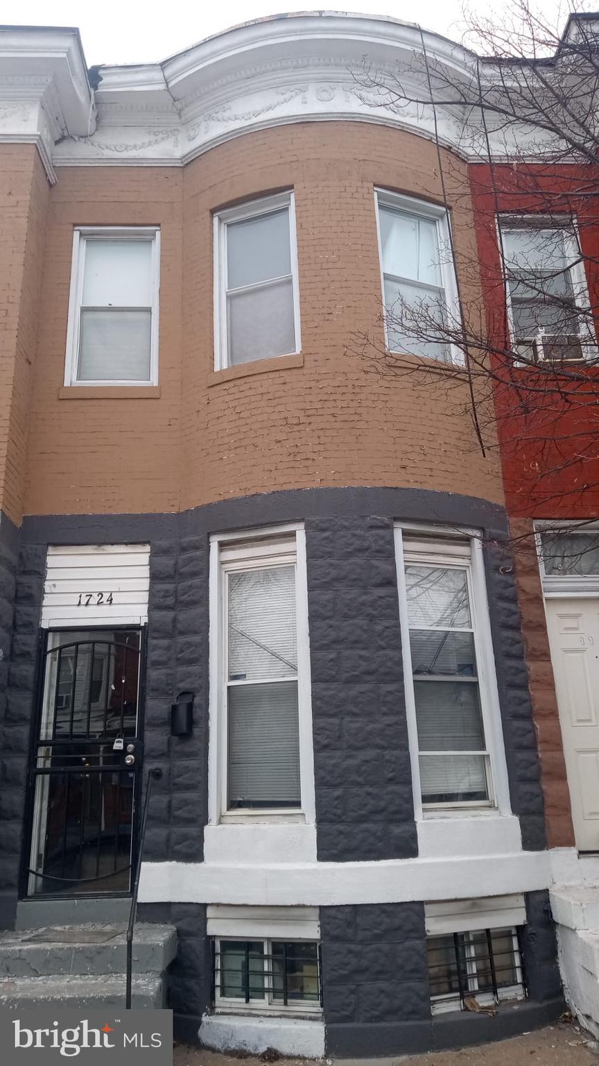 Welcome to 1724 N Monroe St—a property full of potential and possibilities! This inviting 3-bedroom, 1-bathroom home is ideal for both savvy investors and aspiring homeowners ready to bring their vision to life.
The spacious living and dining areas provide a versatile foundation, perfect for customizing to your style or maximizing investment returns. With a little creativity and care, this house can become a cozy haven or a high-performing asset.
Don’t let this opportunity pass you by—discover the promise of 1724 N Monroe St and make it your next success story!