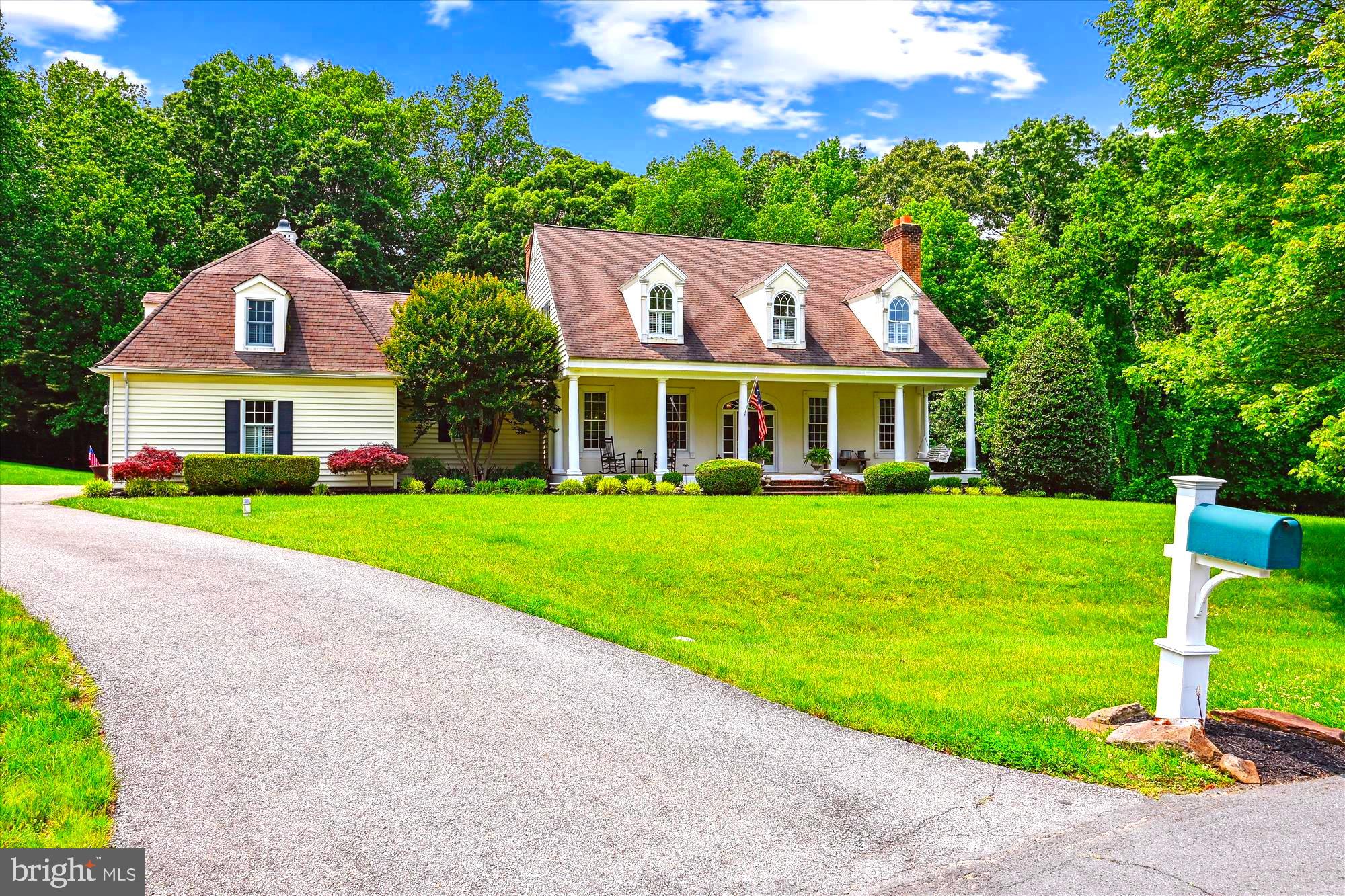 TWIN HILLS - Residential