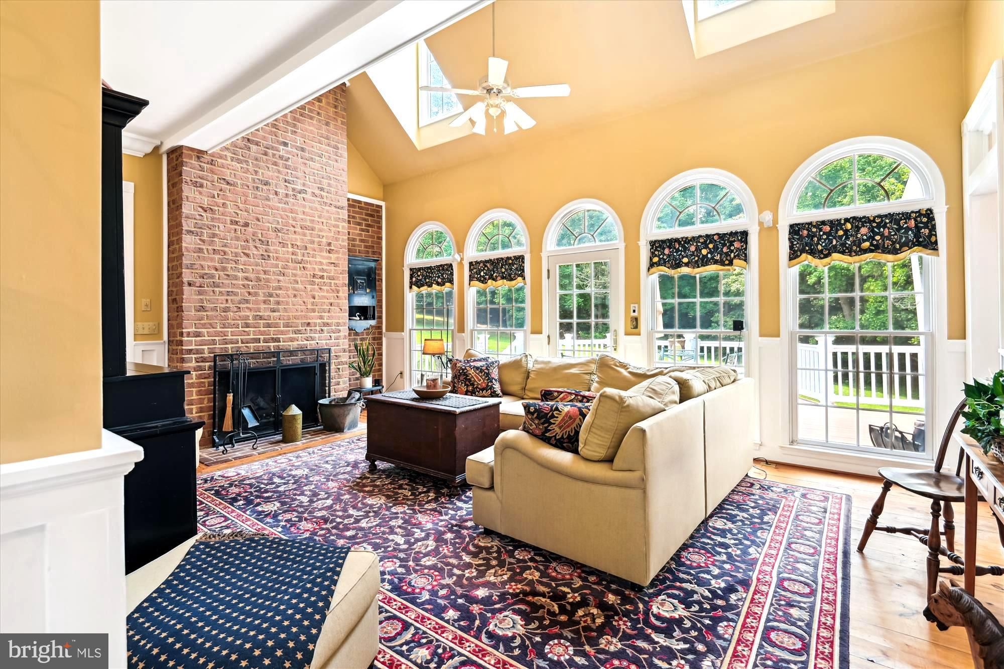 TWIN HILLS - Residential