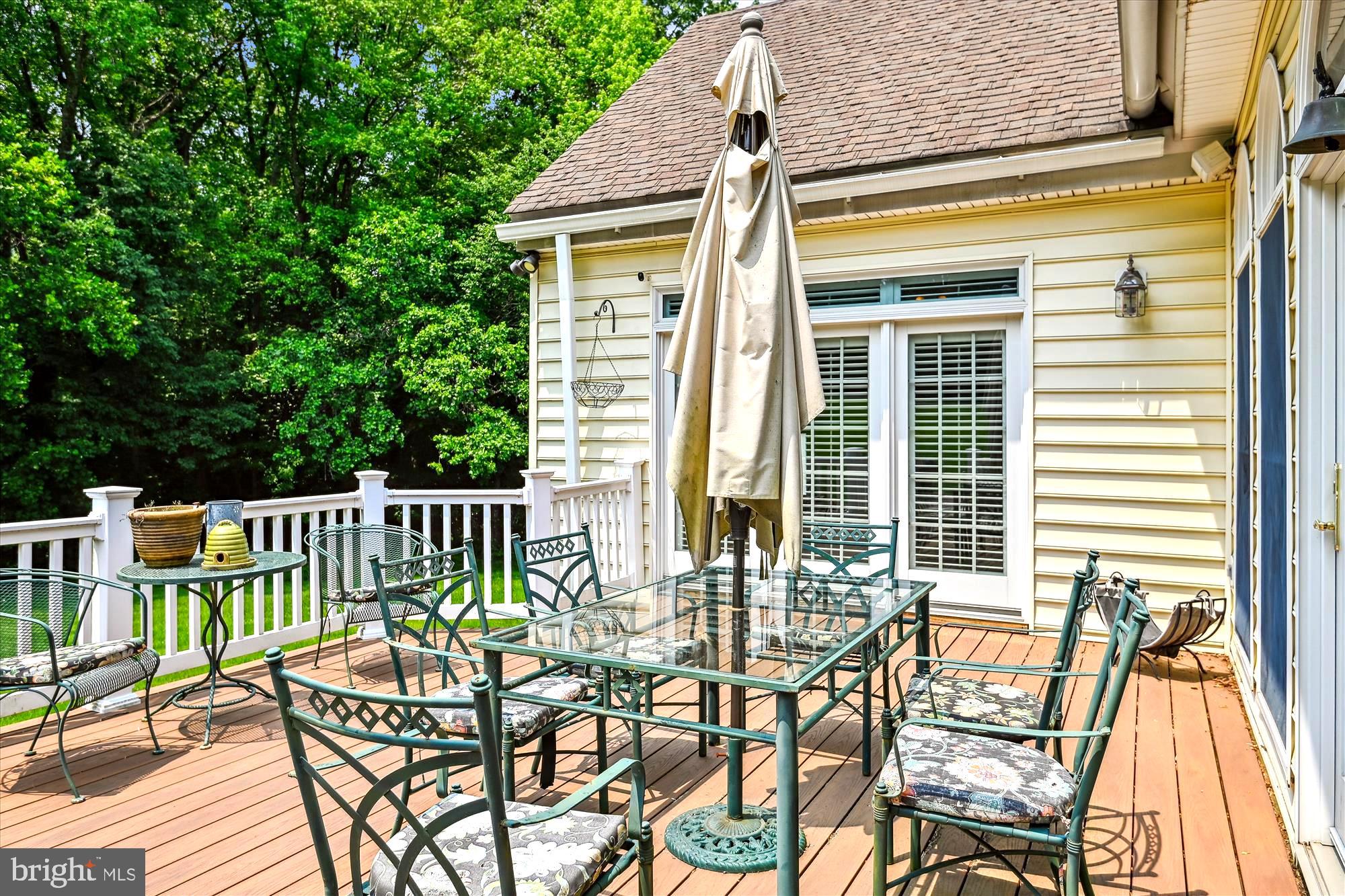 TWIN HILLS - Residential