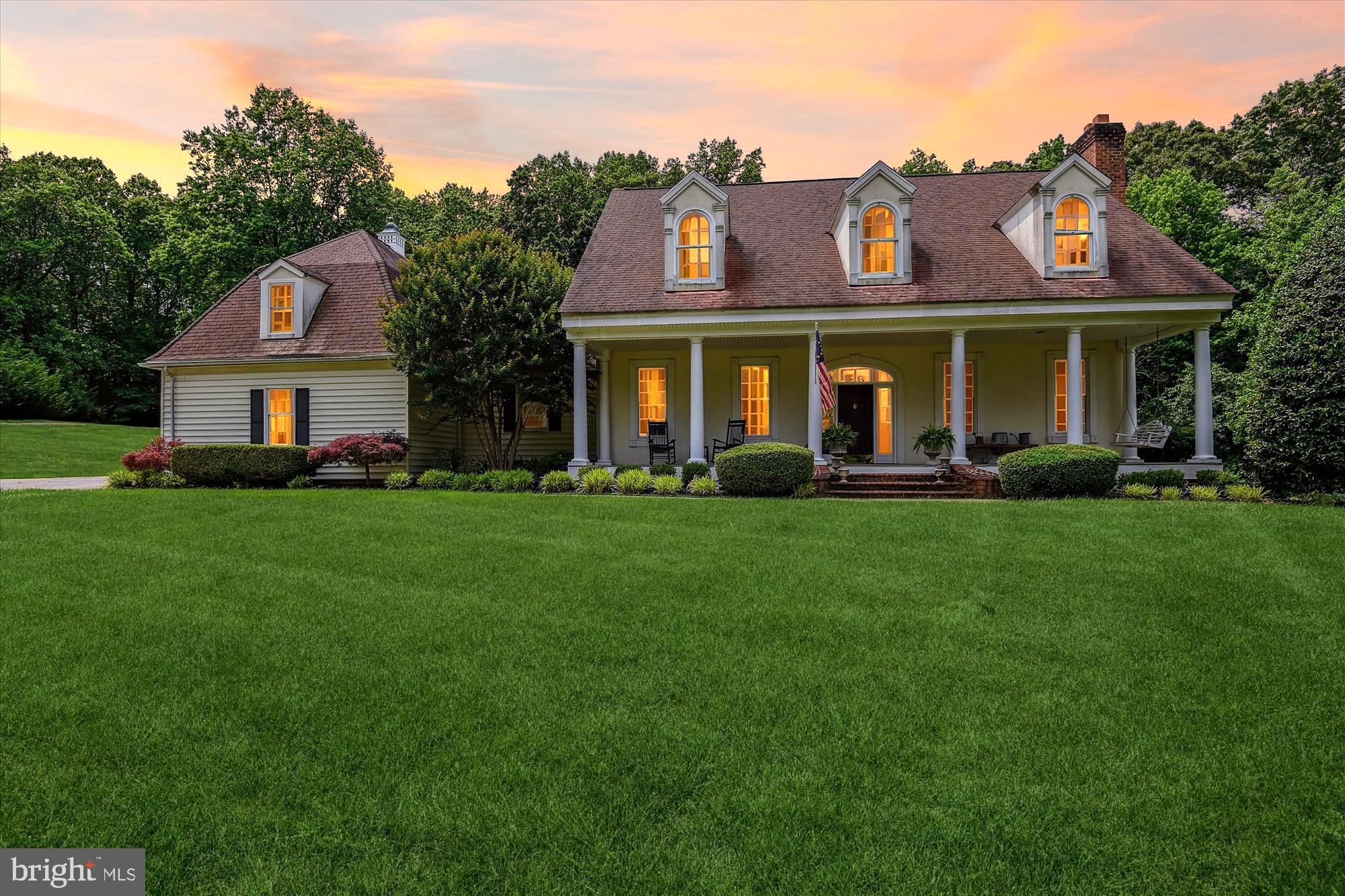 TWIN HILLS - Residential