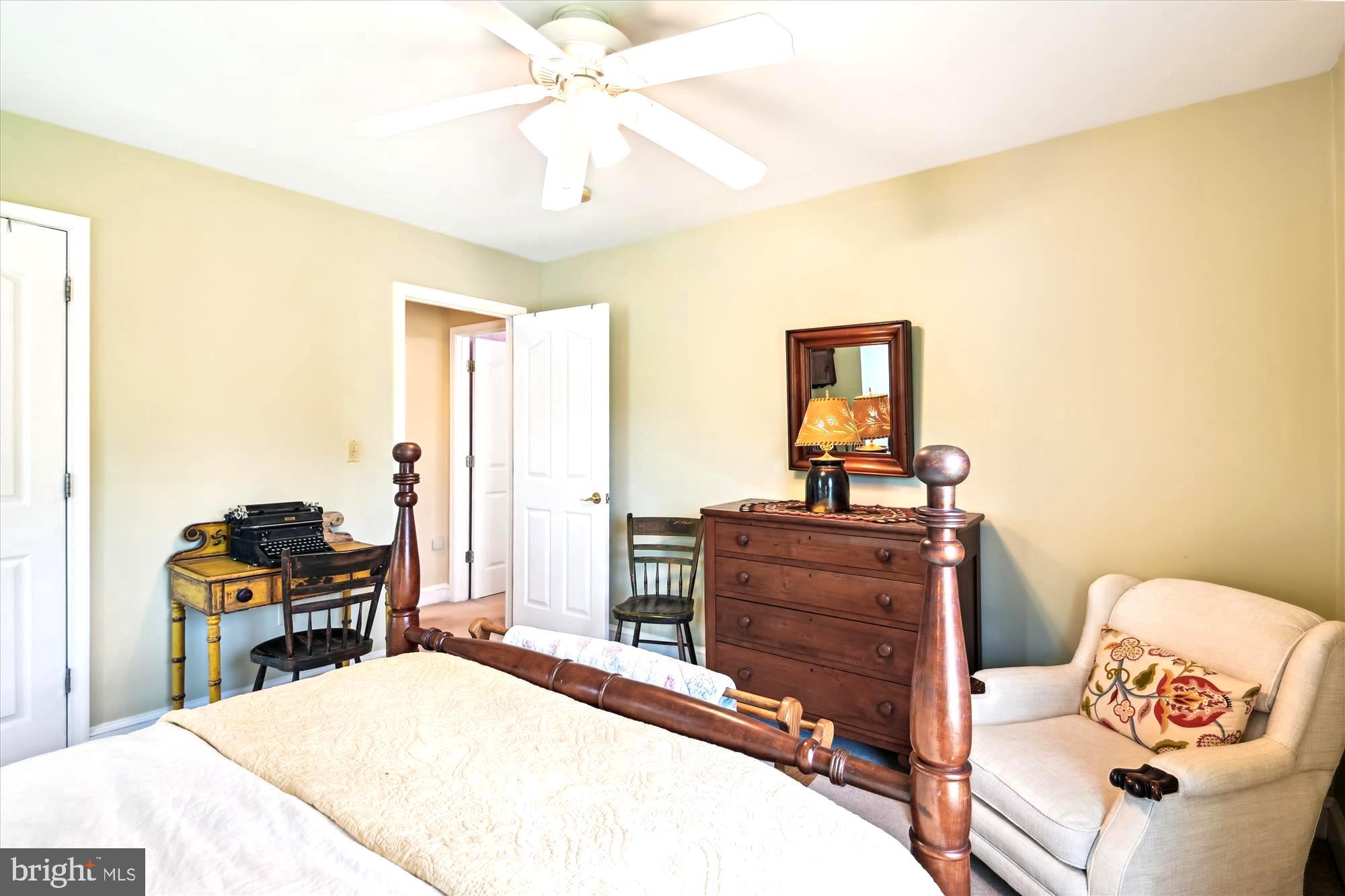 TWIN HILLS - Residential