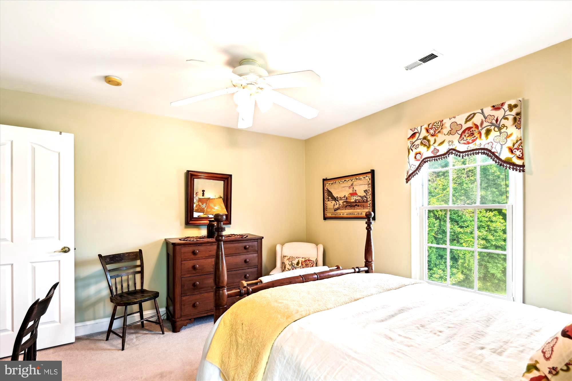TWIN HILLS - Residential