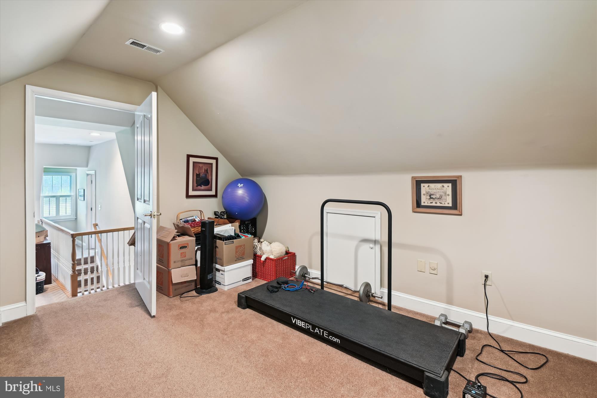 TWIN HILLS - Residential