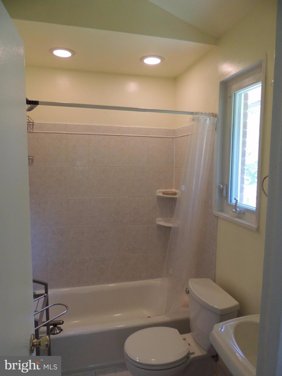 LORD FAIRFAX ESTATES - Residential Lease