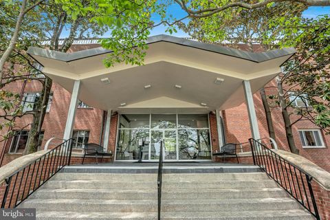 Photo of 5301 Westbard Circle #429, BETHESDA, MD 20816 (MLS # MDMC2228206)