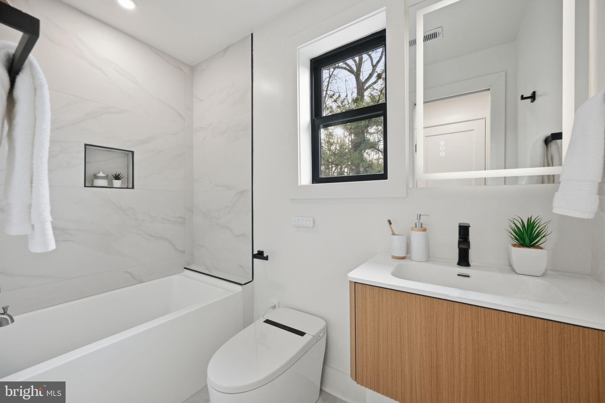 LOCUST HILL ESTATES - Residential