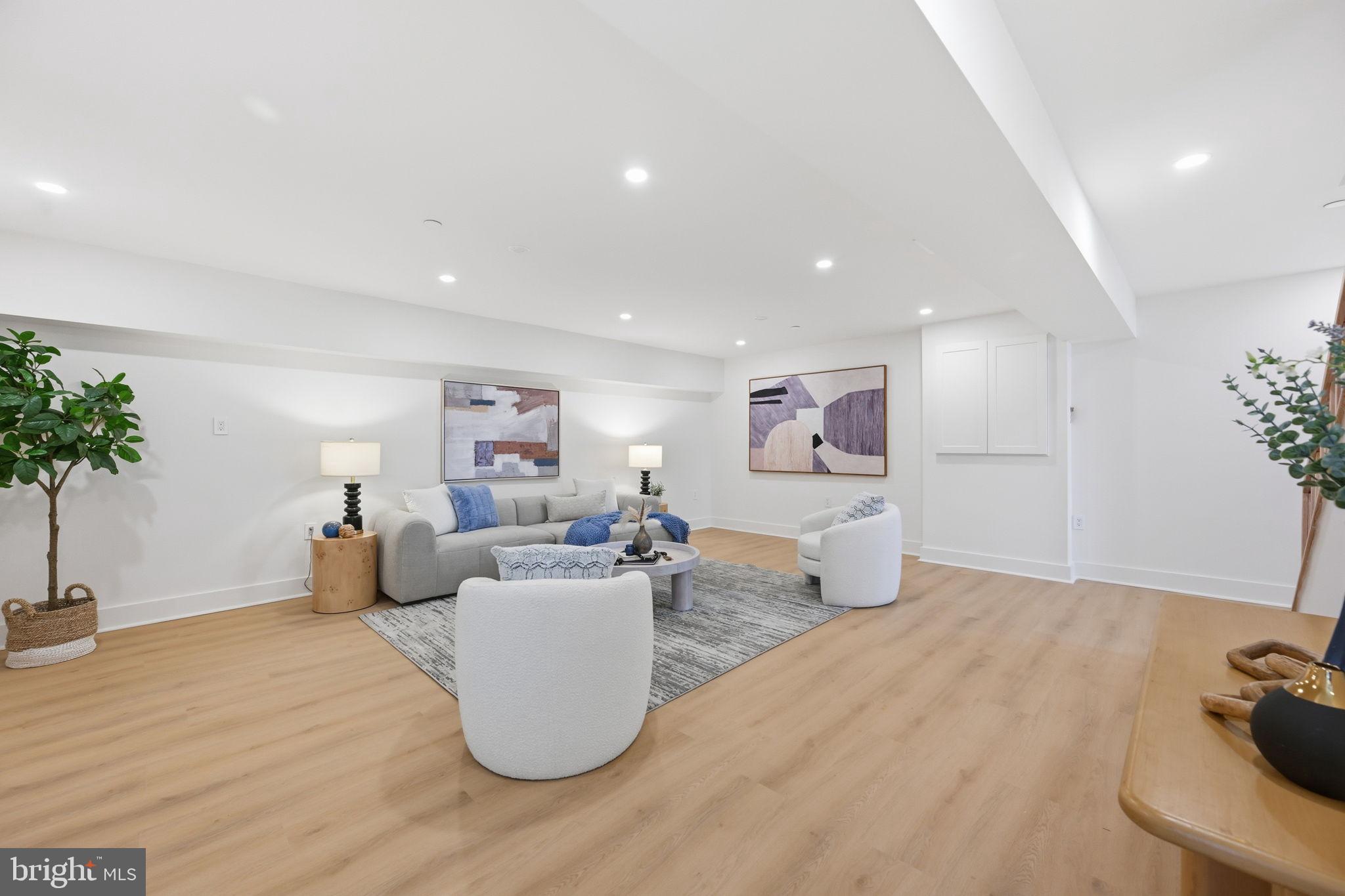 LOCUST HILL ESTATES - Residential