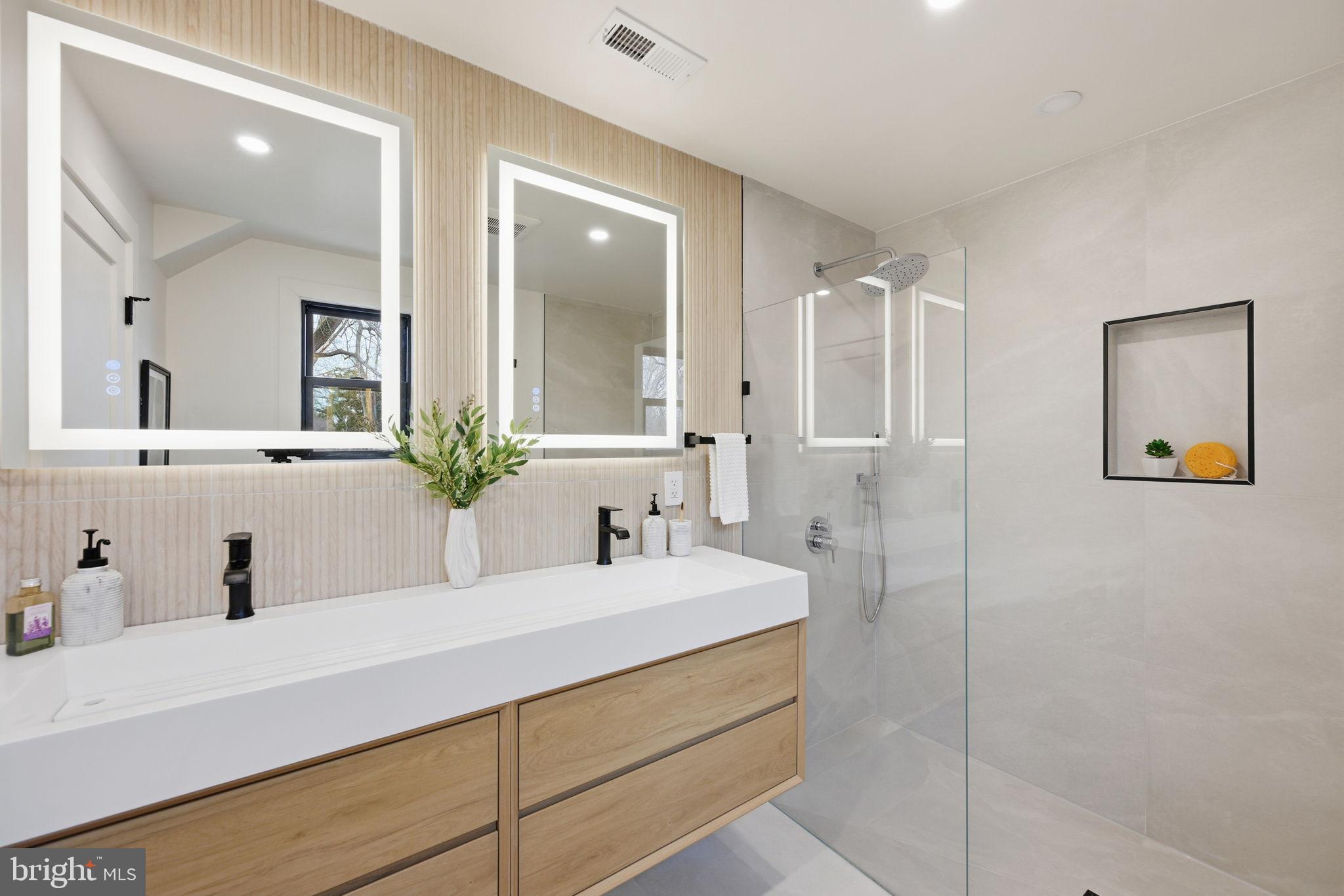 LOCUST HILL ESTATES - Residential