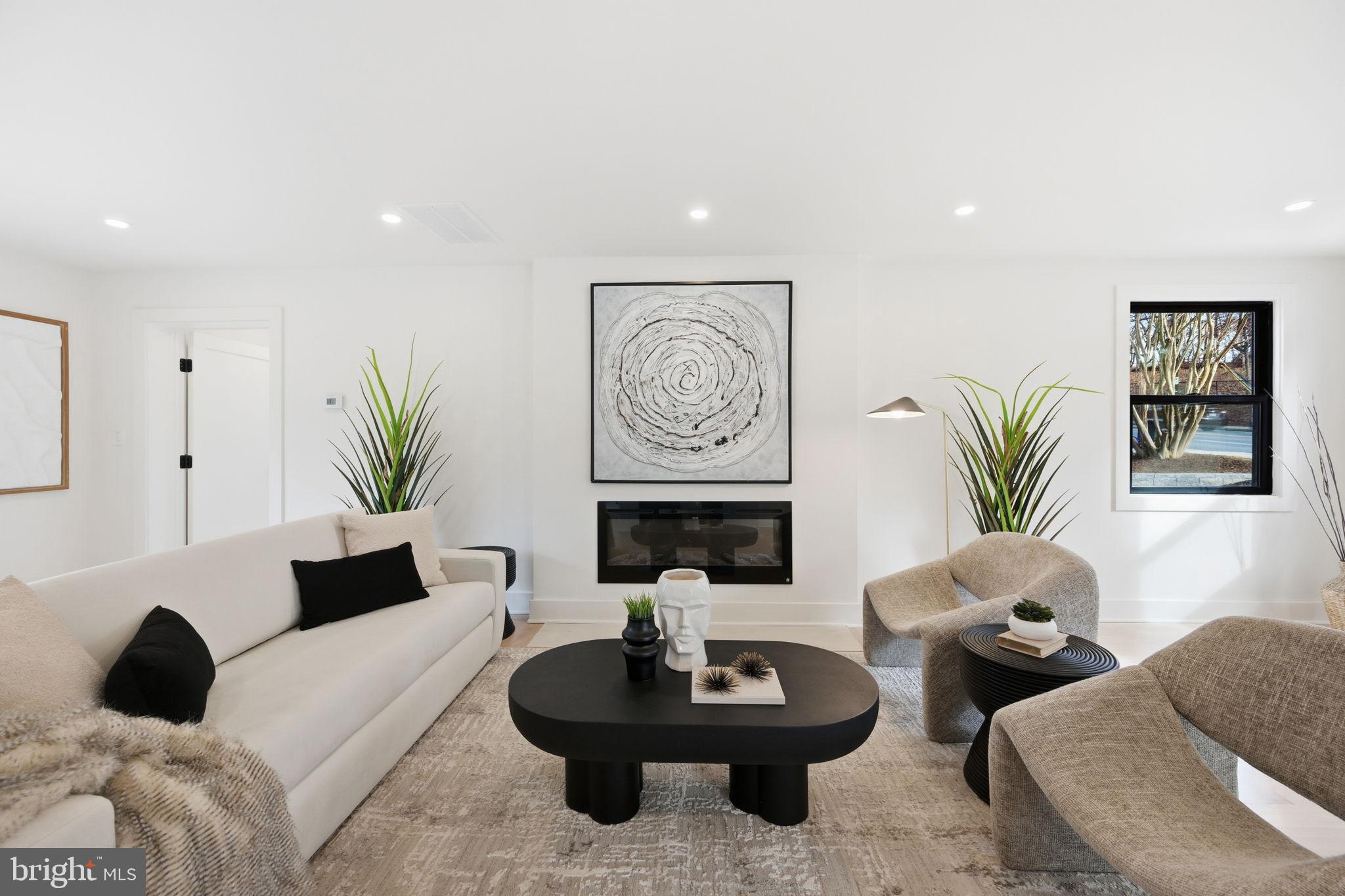 LOCUST HILL ESTATES - Residential