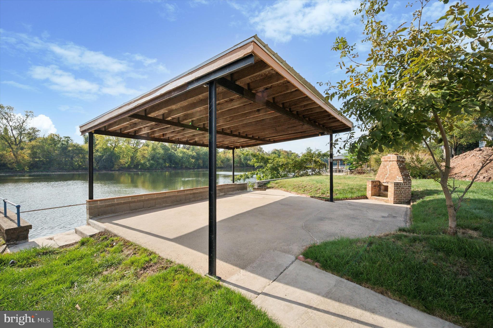 PORT INDIAN - Residential Lease