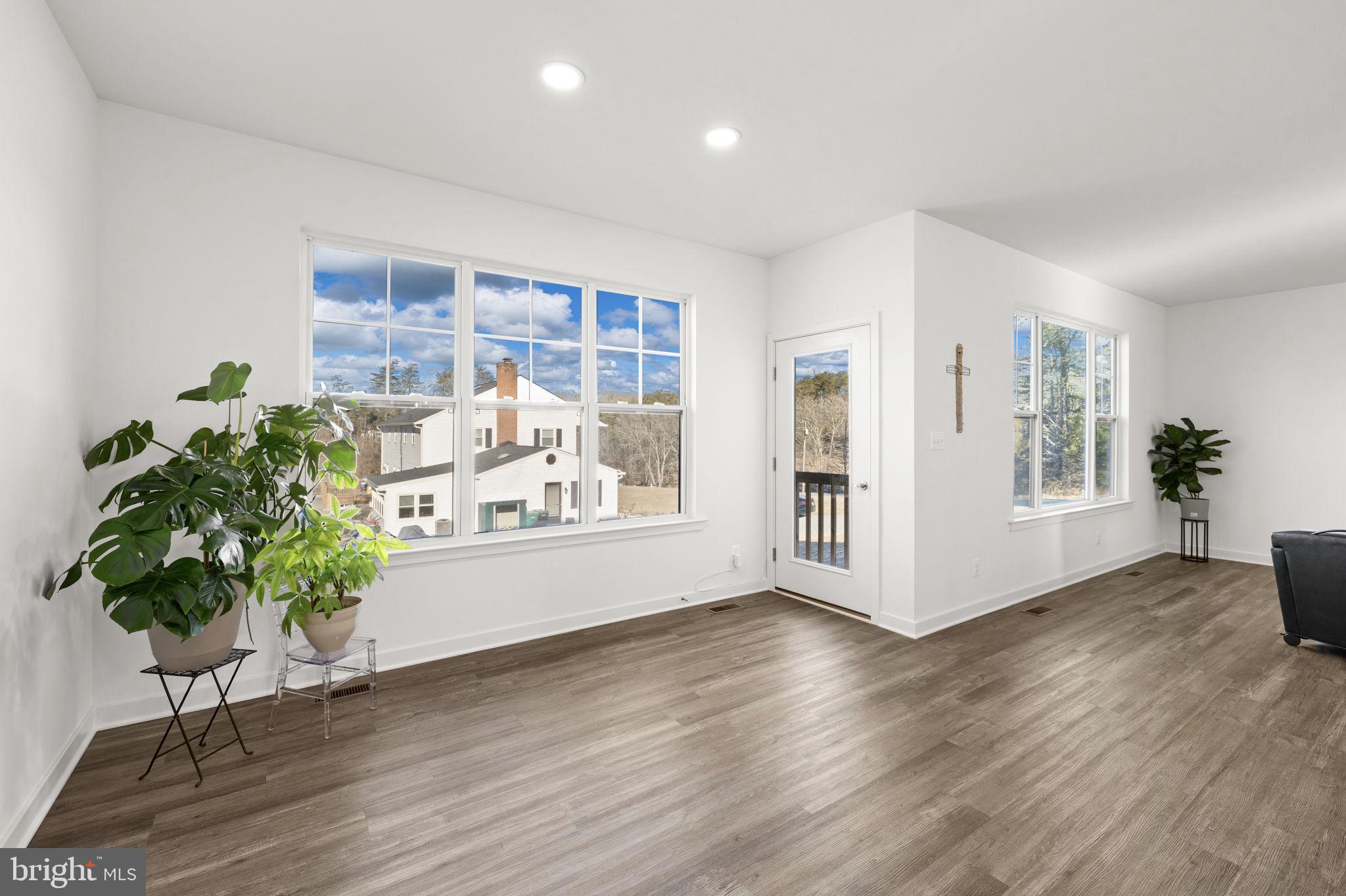 WALNUT GROVE ESTATES - Residential